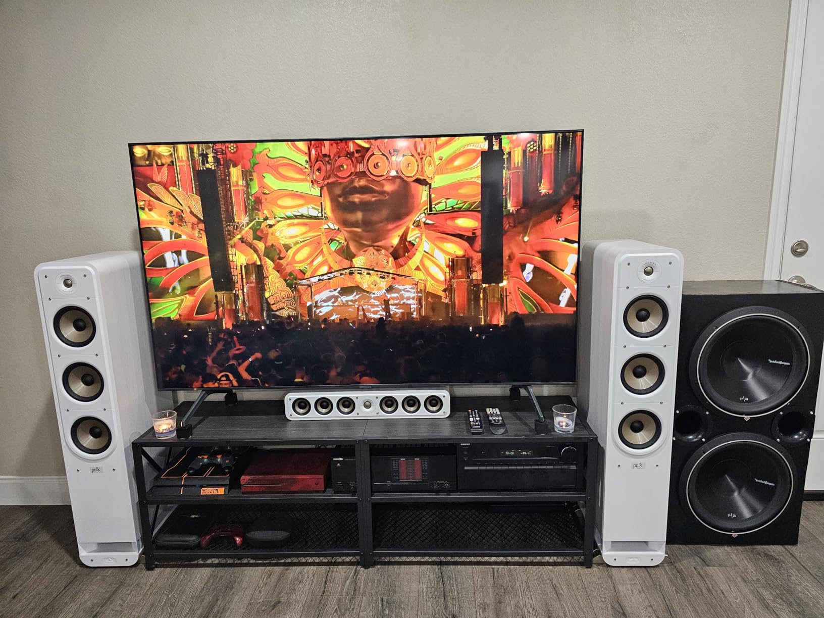 Polk Audio Signature Elite ES60 Tower Speaker, Single, Elegant White customer photo 1