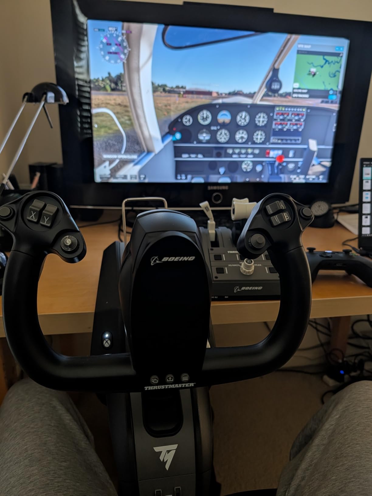 Thrustmaster TCA Yoke & Quadrant Boeing Edition Flight Pack - XBOX & PC | 787 Dreamliner replica, pendular motion, throttle unit with autopilot, metal build, 35 action buttons, 2 extra axes, for MSFS customer photo 1