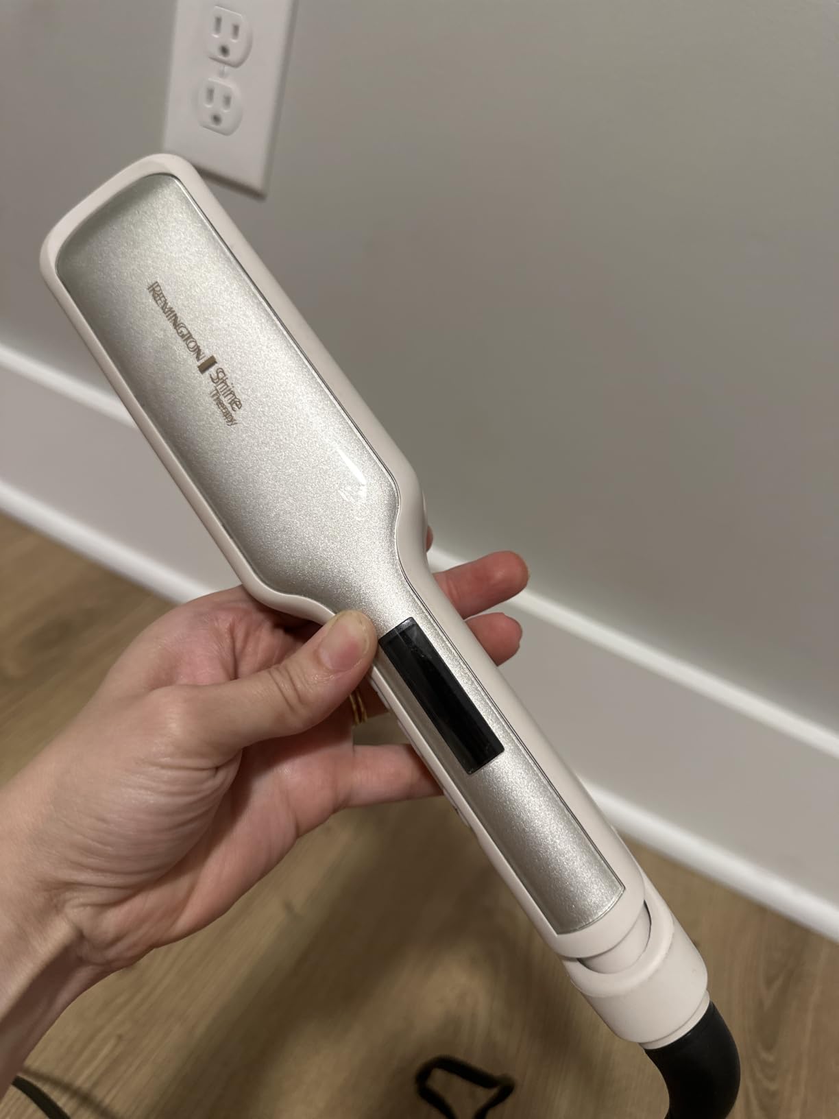 Remington Shine Therapy 1 Inch Hair Straightener, Argan Oil & Keratin customer photo 1