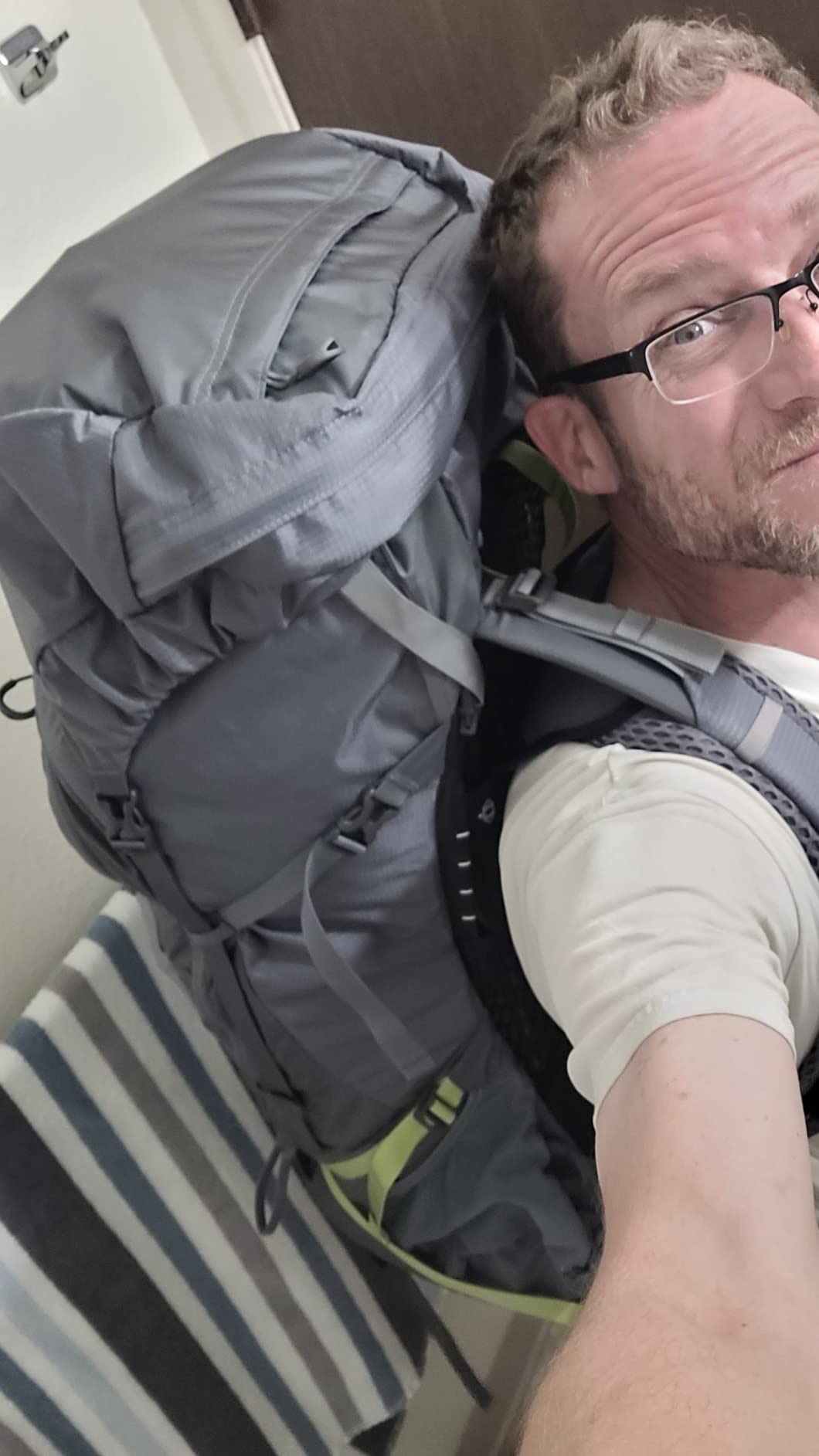 Osprey Atmos AG 65L Men's Backpacking Backpack, Black L-XL customer photo 1