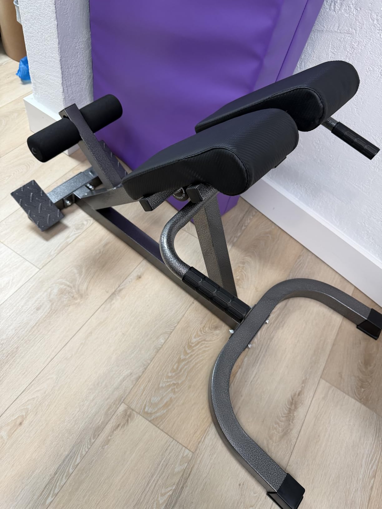 Roman Chair Back Extender - Angle & Height Dual Adjustable Hyperextension Bench for Home Gym - Adjustable Back Exercise Machine Fitness Equipment customer photo 1