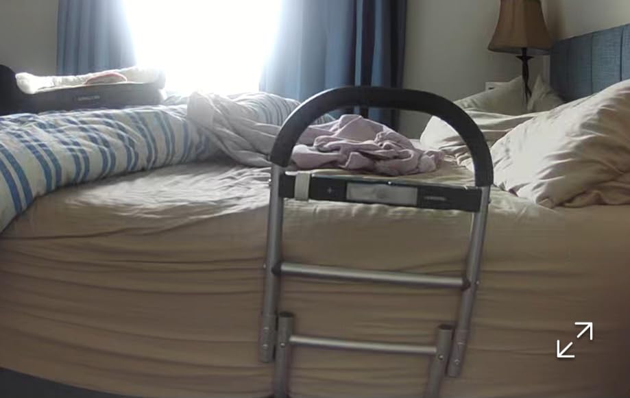 Lunderg Bed Assist Rail for Seniors with Motion Light & Non-Slip Grab Bar customer photo 2