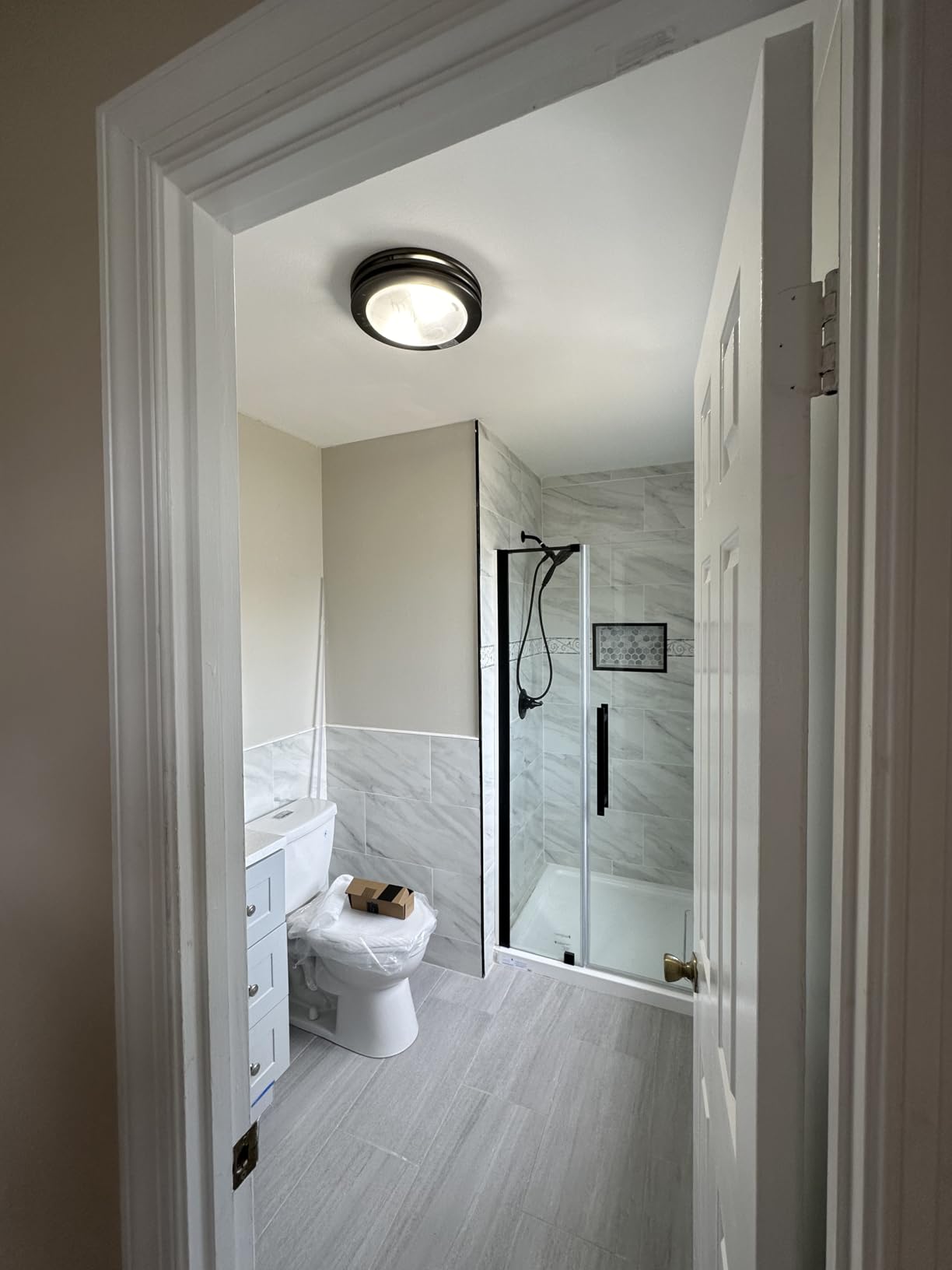 Akicon Ultra Quiet Bathroom Exhaust Fan with LED Light 80CFM 2.0 Sones Round Bathroom Ventilation Fan with Frosted Glass Cover Matte Black Finish (Matte Black) customer photo 1