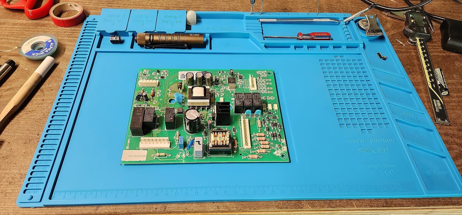 PAFOWO Silicone Soldering Mat for Electronic Repair, 17.7 X 11.8 in customer photo 1