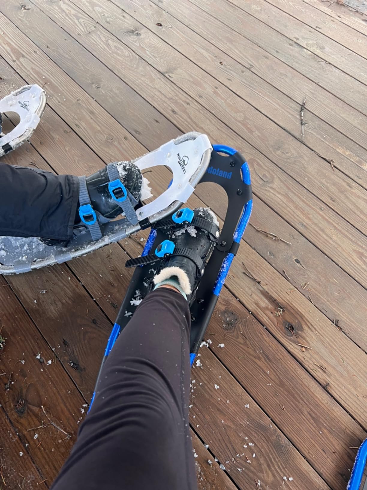 Odoland 21/25/30 Inch Snowshoes with Trekking Poles for Men Women Youth, Waterproof Snow Leg Gaiters and Carrying Bag, Lightweight Aluminum, Heel Lift, Snow Shoes Easy to Wear customer photo 2
