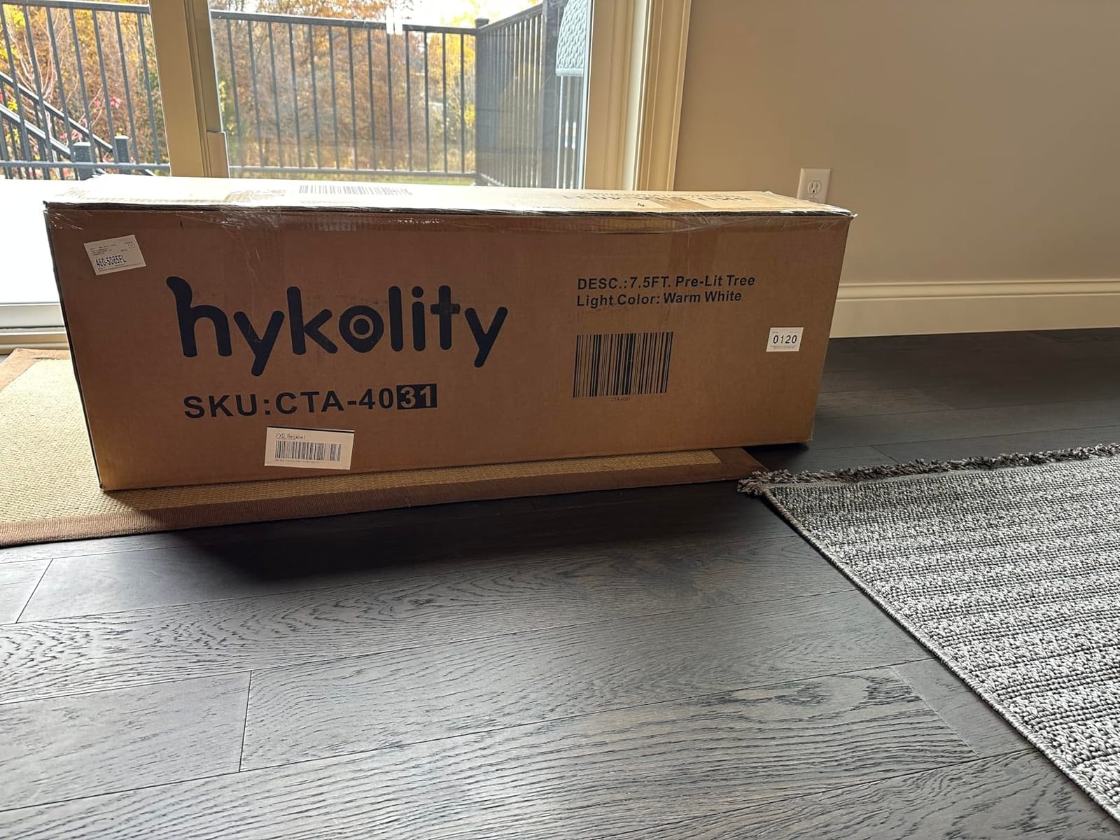 Hykolity 7.5 ft Prelit Christmas Tree with 1,450 Branch Tips, 450 Warm White Led Lights, Hinged Design and Sturdy Metal Stand customer photo 1