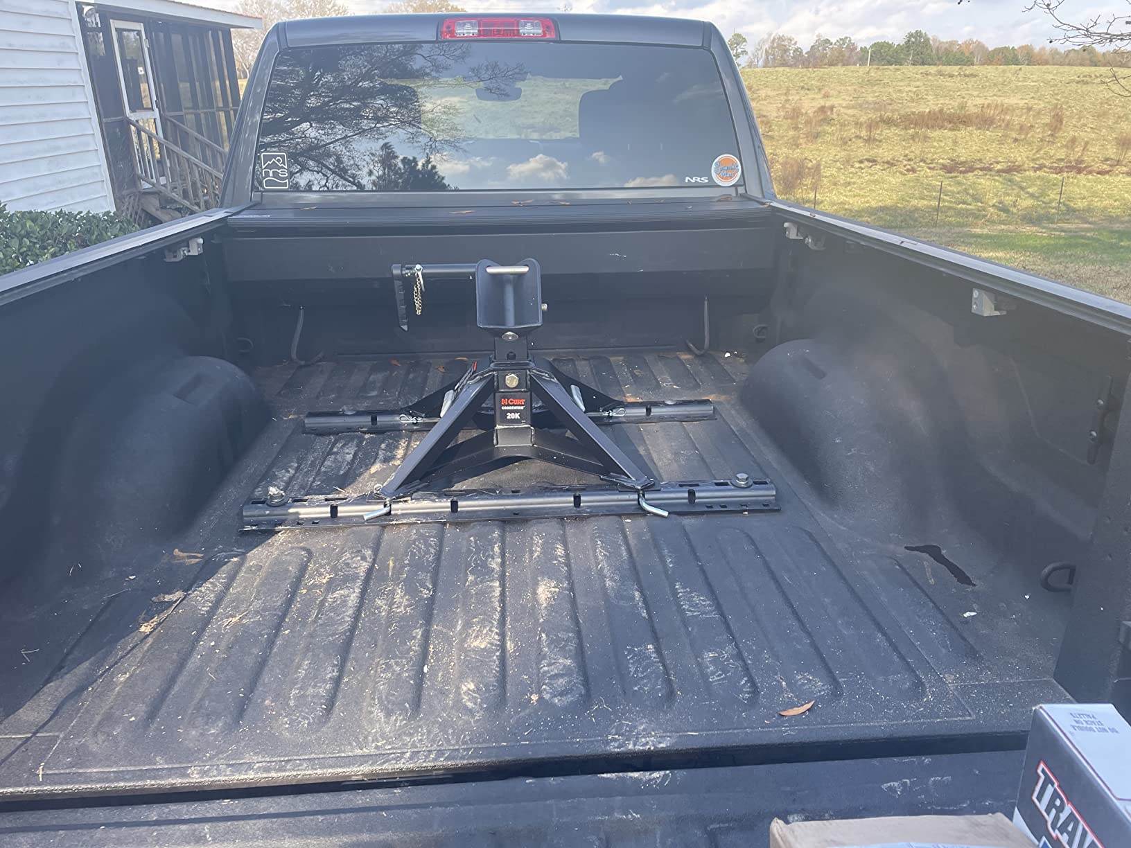 CURT 16600 CrossWing Lightweight 5th Wheel Hitch, 20,000 lbs. customer photo 1