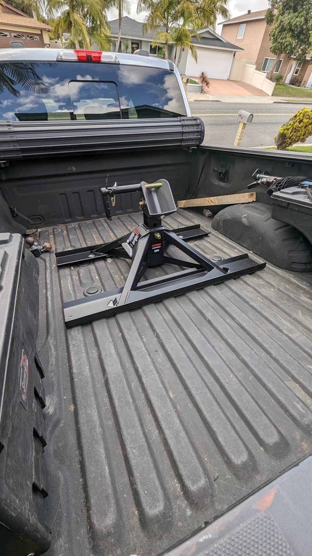 CURT 16600 CrossWing Lightweight 5th Wheel Hitch, 20,000 lbs. customer photo 2