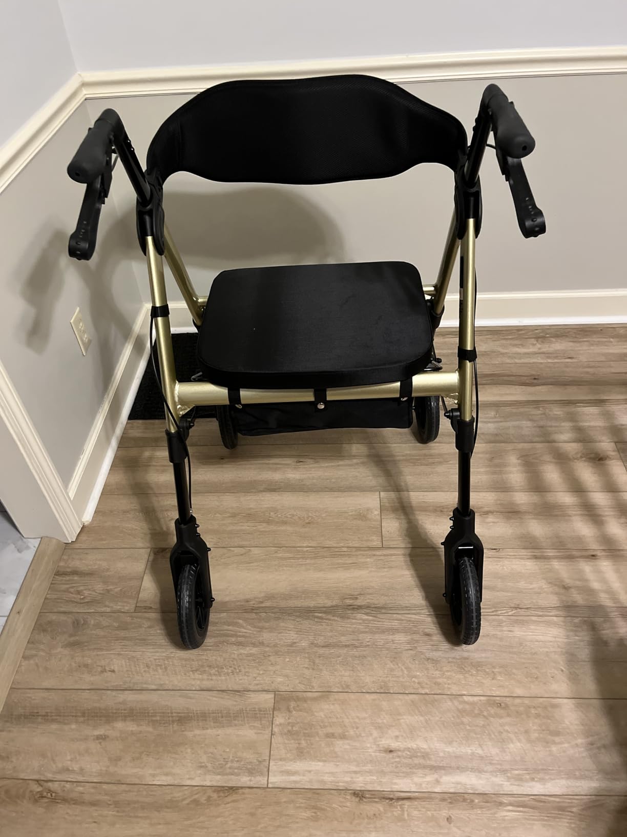 Rollator Walker with Seat,450Lb Rolling Walker, Extra-Wide Heavy-Duty Rollator Walker with Seat and Brakes for Seniors and Adults Bariatric with Large Aluminum (Champagne) customer photo 1