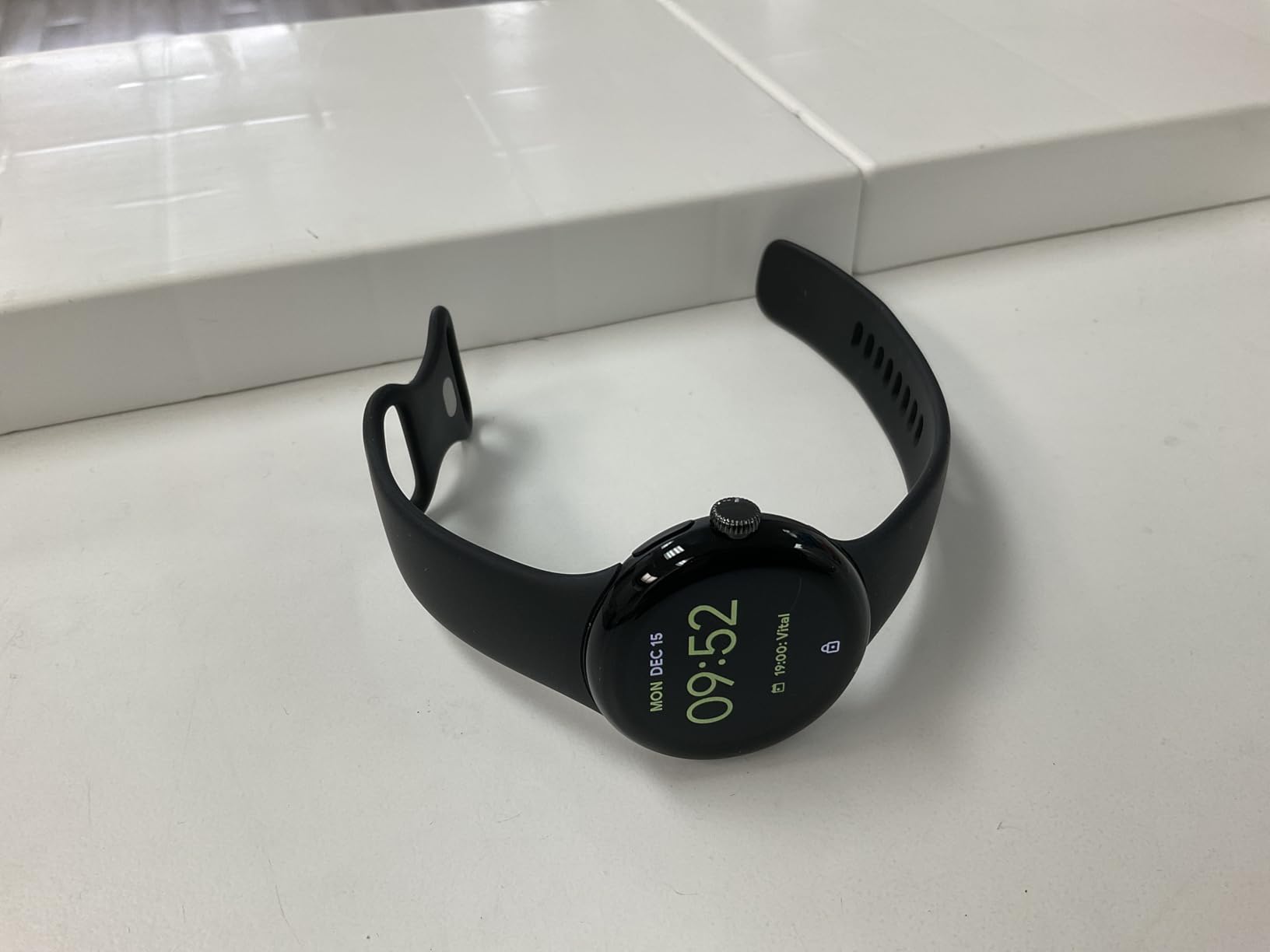 Google Pixel Watch 1st Gen (Previous Model) - Android Smartwatch with Fitbit Activity Tracking - Heart Rate Tracking Watch - Matte Black Stainless Steel case with Obsidian Active band - WiFi customer photo 2