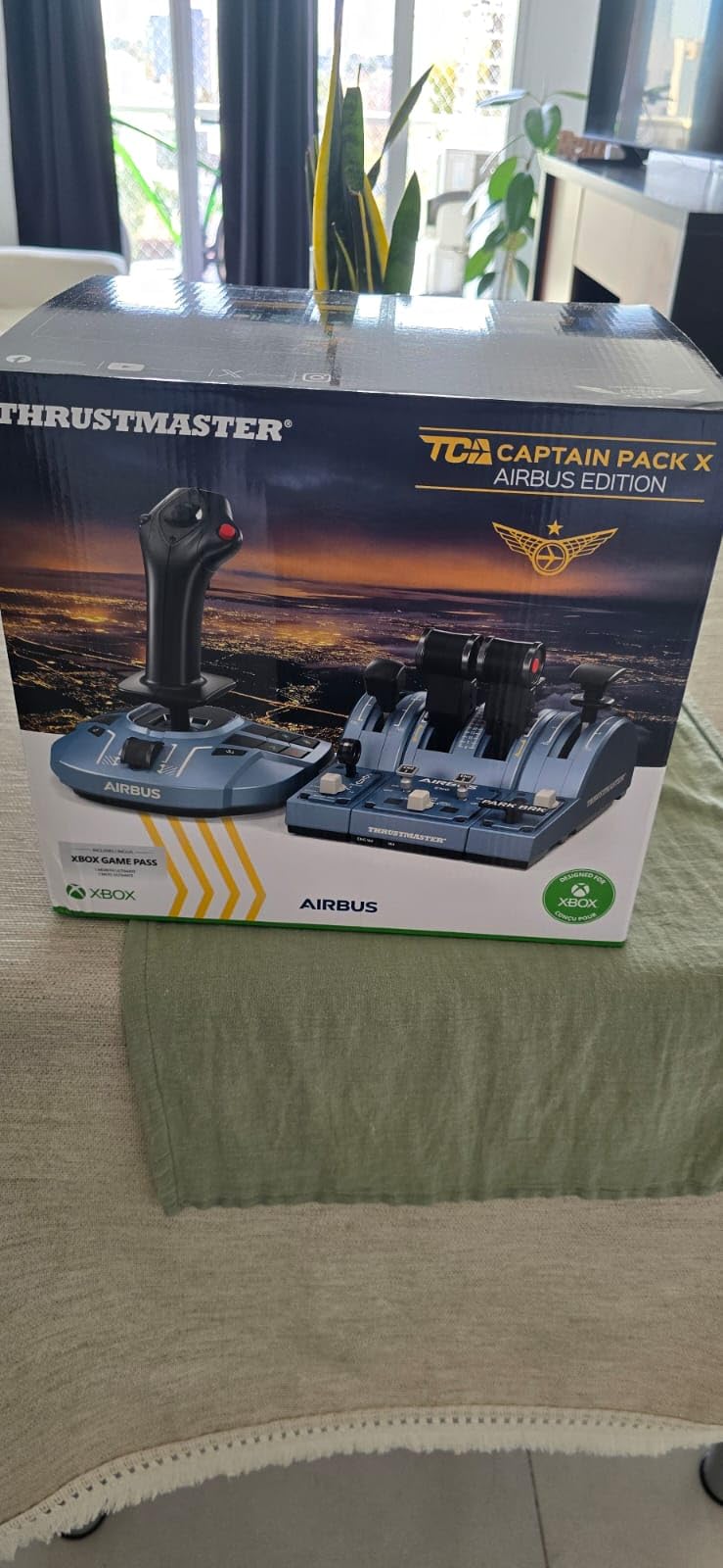 Thrustmaster TCA Captain Pack X Airbus Sidestick & Throttle - XBOX & PC | A320 1:1 replica, 14 remappable buttons, thrust reverser, twist rudder, 31 mappable quadrant buttons, 4 axes, for MSFS customer photo 1