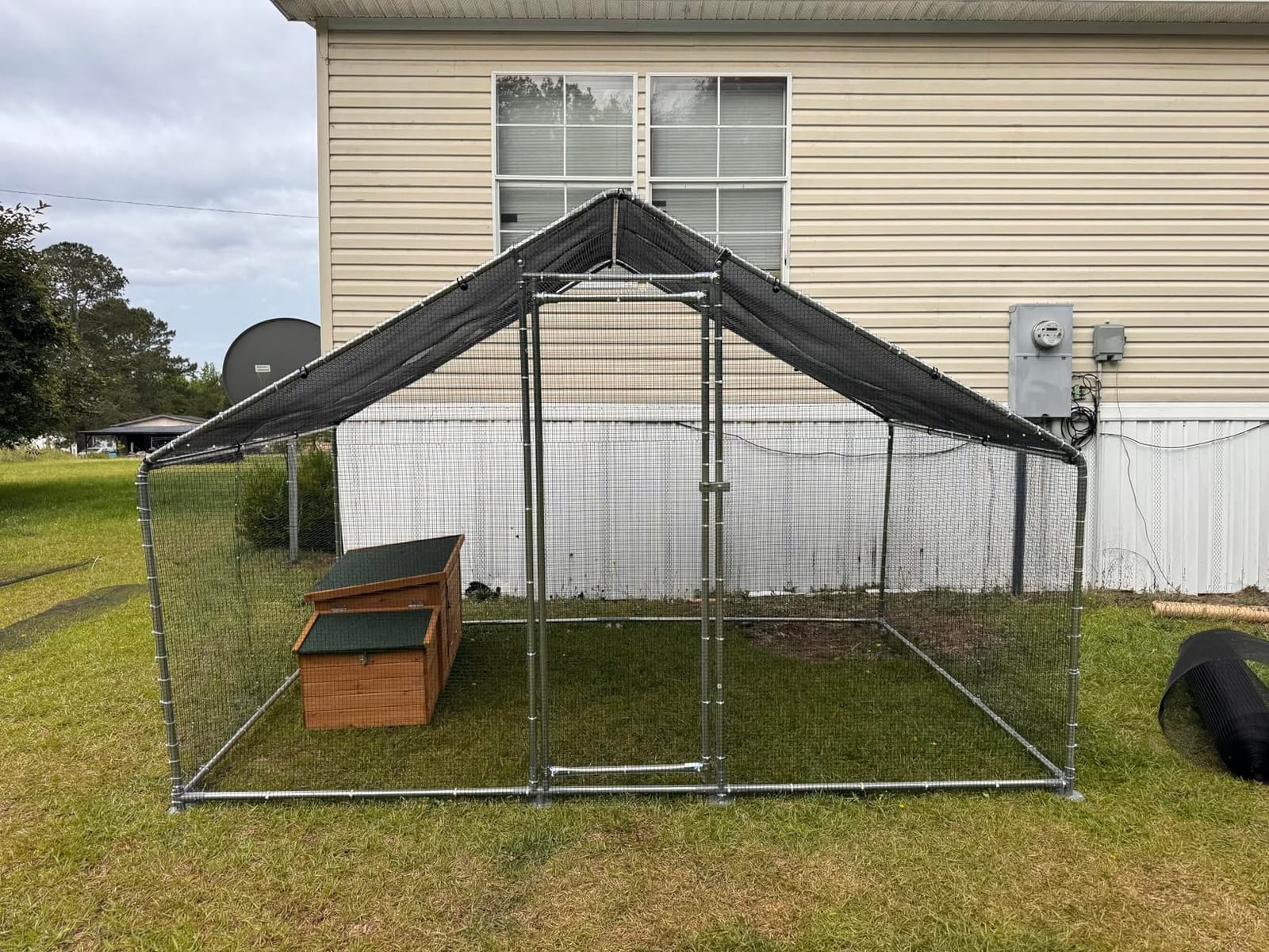 NUGRIART Large Metal Chicken Coop Walk-in Poultry Cage Hen Duck Run House with Waterproof & Anti-UV Cover Galvanized Rabbits Habitat Spire Shaped Cage for Outdoor Yard Farm Use customer photo 1