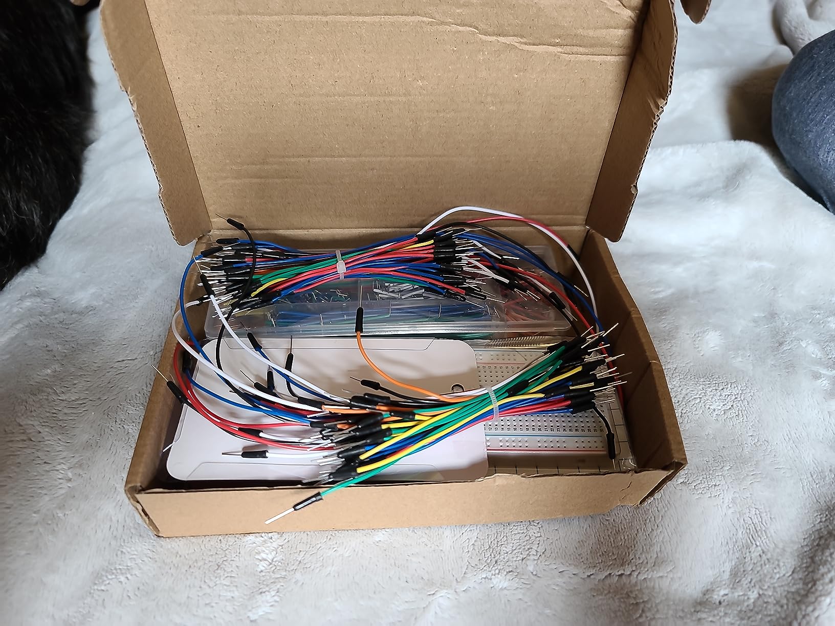 Breadboard Jumper Wire Kit:2×830&400 Breadboards,130 Flexible+280 Jumpers,1 Tweezer for Arduino Raspberry Pi customer photo 1