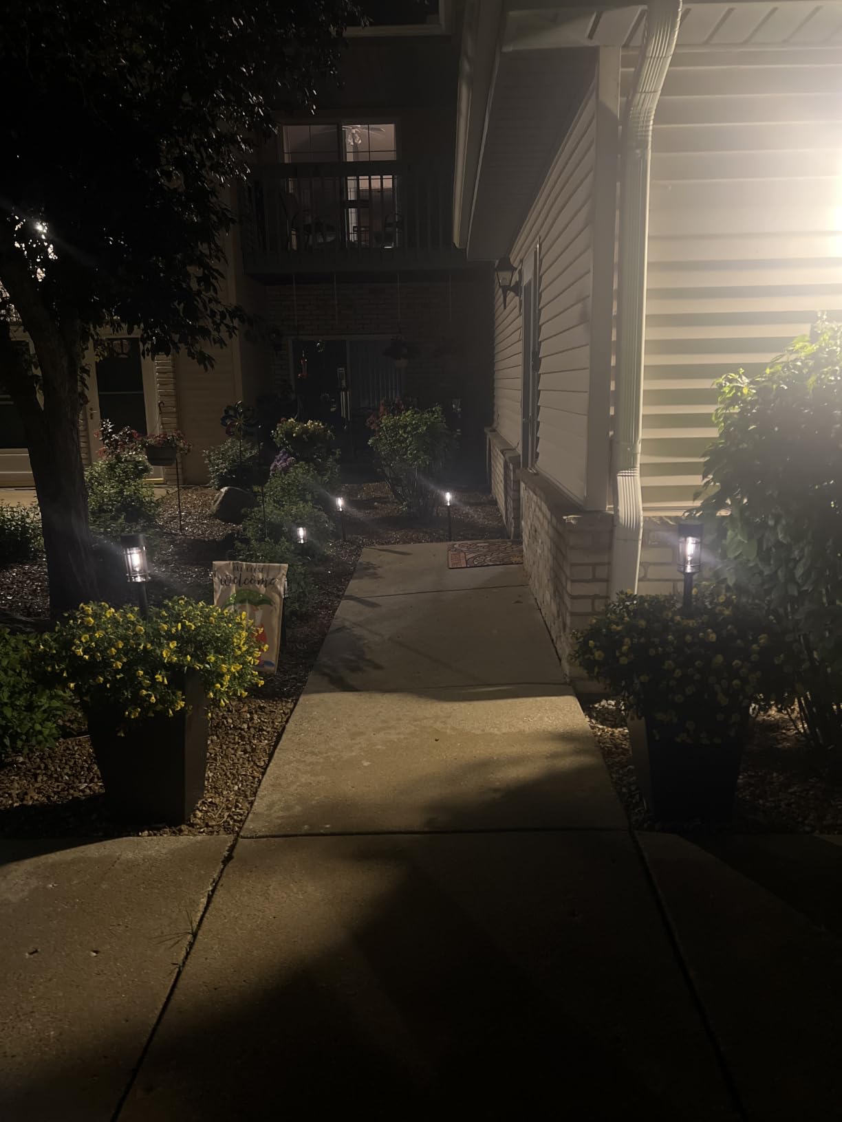 ILANCK Solar Lights Outdoor Waterproof, 8 Pack 21