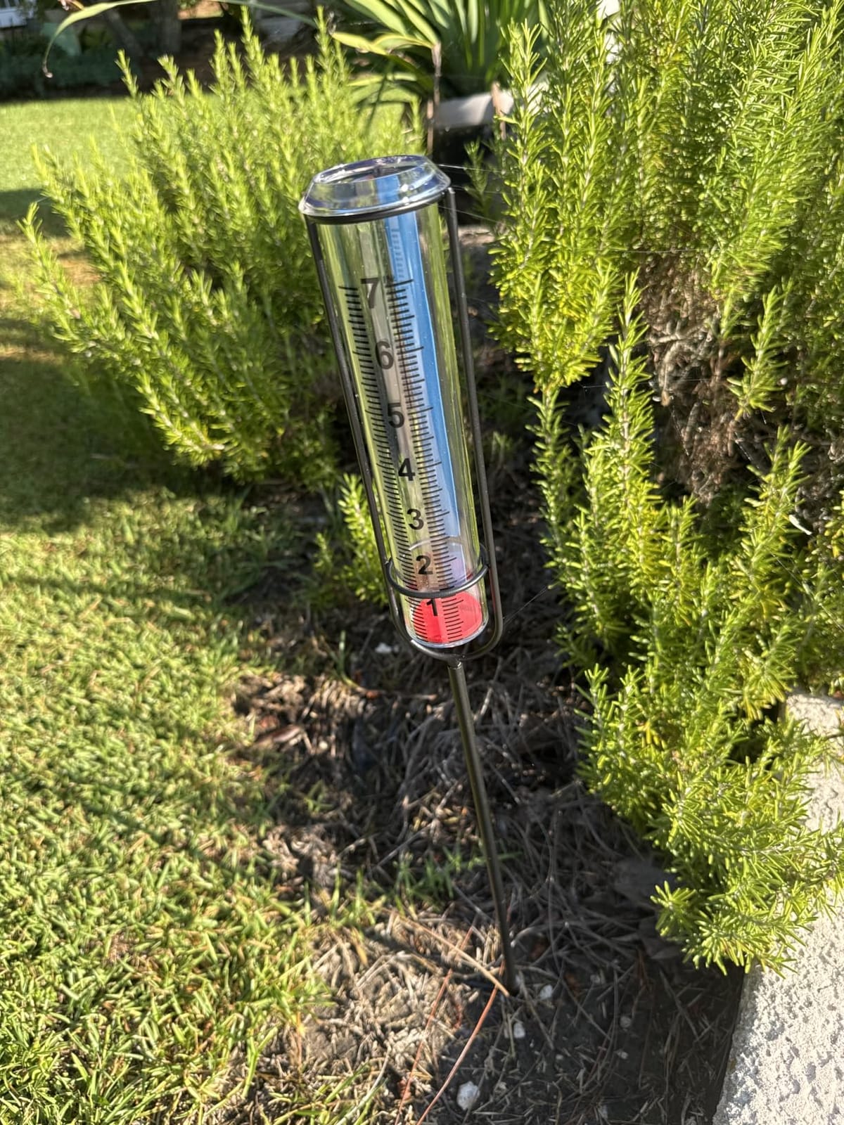 JMBay Rain Gauge Outdoor, Accurate rain gauges Outdoors Best Rated, Tall rain Gauge for Yard with Stake, Decorative rain Measure Gauge for Garden, Deck, Lawn with red Floating Buoy, Adjustable Height customer photo 2