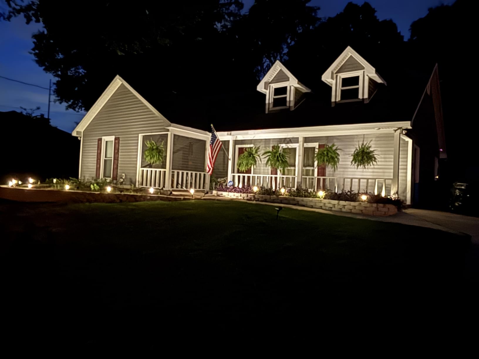 BITPOTT Solar Lights Outdoor, 8 Pack, Warm White, IP65 customer photo 2