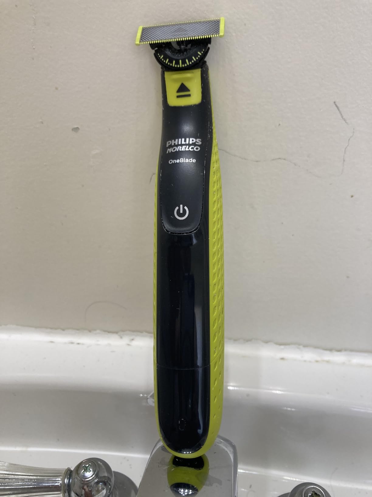 Philips Norelco OneBlade 360 Hybrid Face Trimmer and Shaver, 5 Length Comb customer photo 2