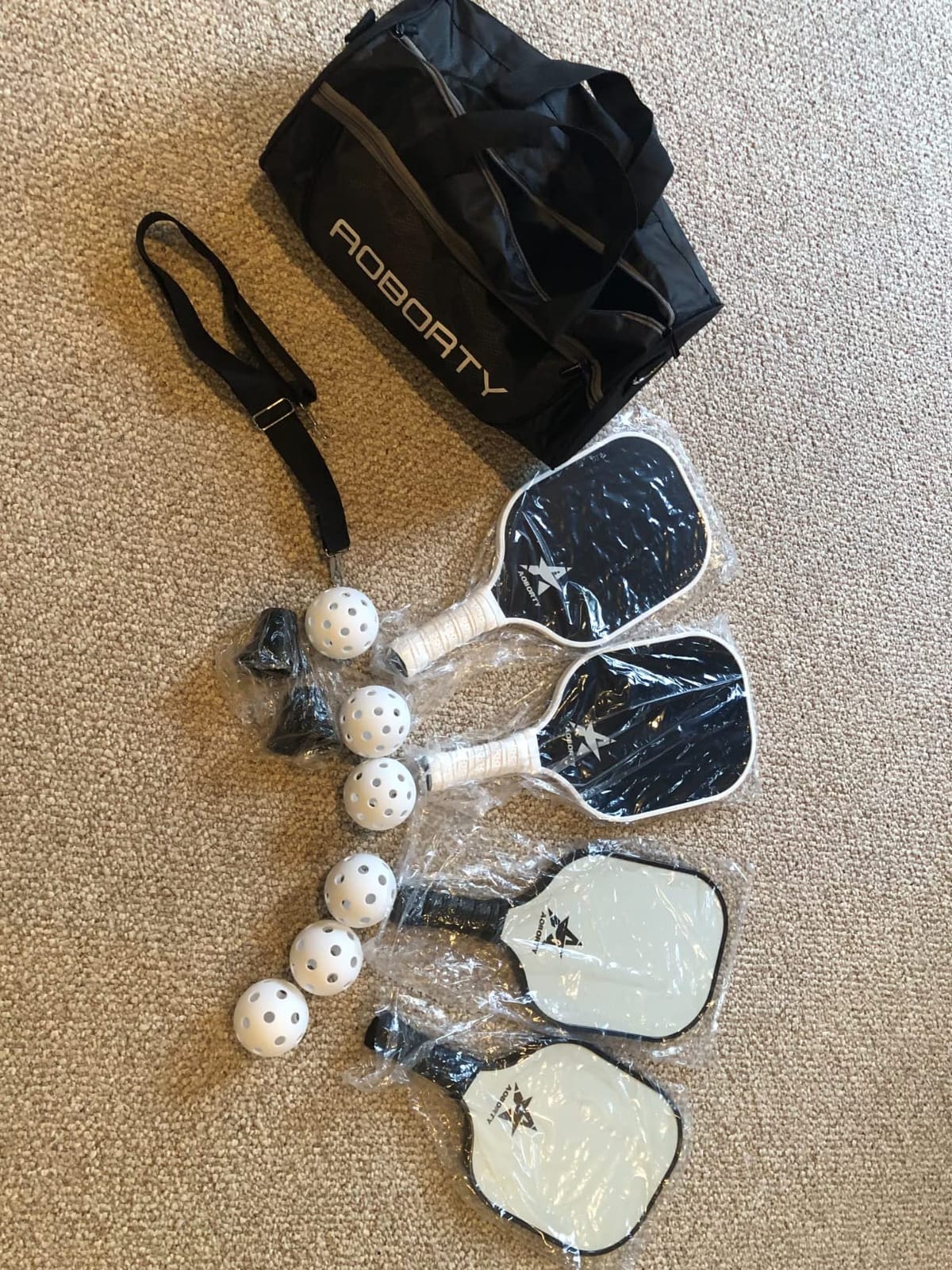 AOBORTY Pickleball Paddles 4 Pack - USAPA Light Graphite Premium Rackets Fiber Face & Polymer Honeycomb Core Pickleball Set with 4 Outdoor Indoor Balls Including Portable Carry Bag customer photo 1