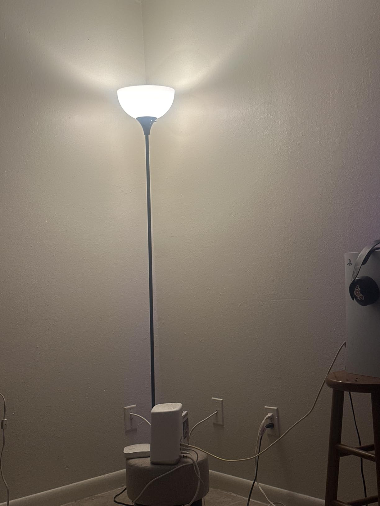 Coucrek Floor Lamp, LED Standing Lamps with White Plastic Shade, Black Modern Torchiere Floor Lamp, Tall Lamps for Living Room Dorm, Bulb not Included customer photo 2