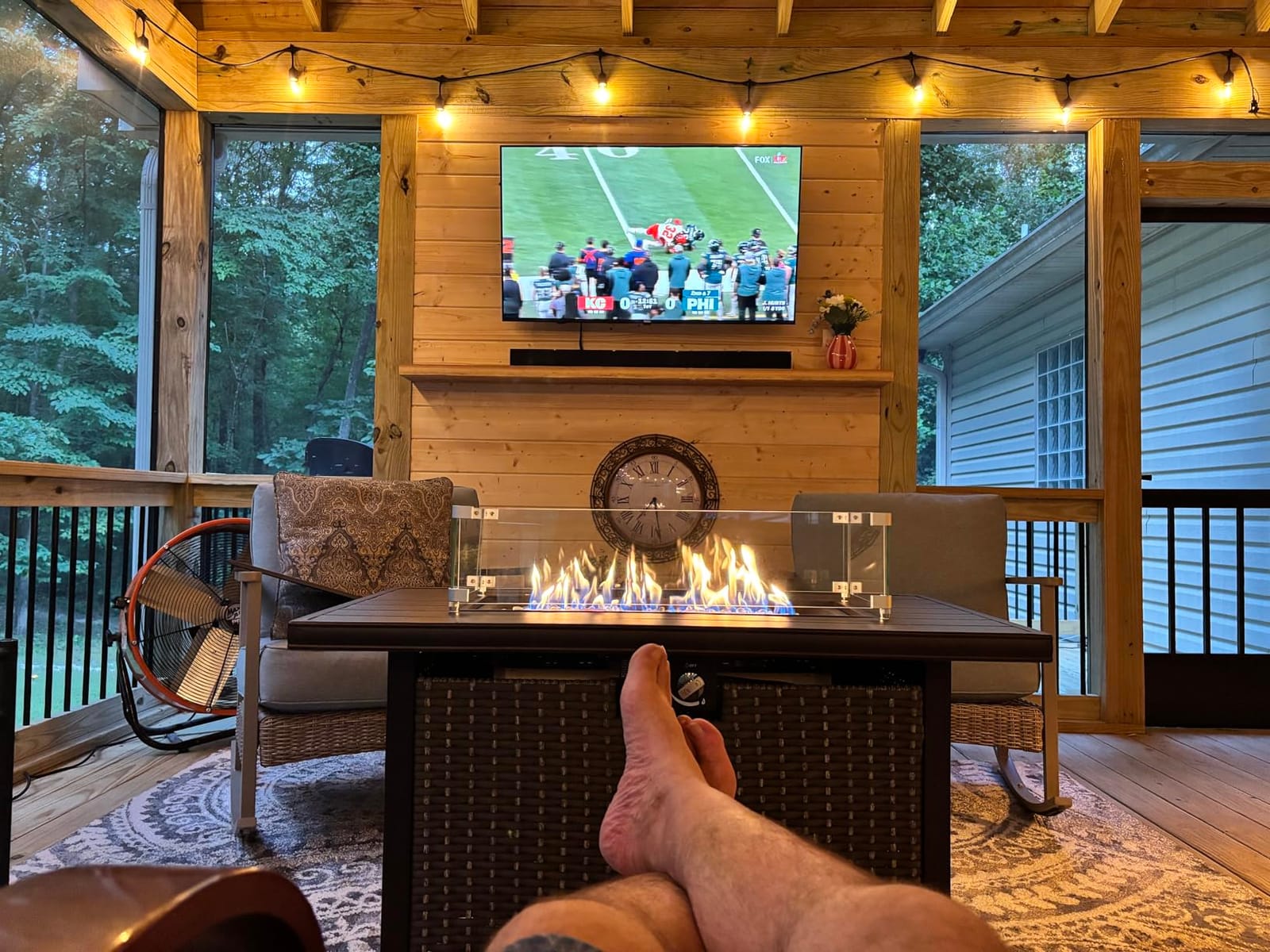 Nuu Garden Outdoor 43 Inch 50,000 BTU Propane Gas Fire Pit Table, Aluminum Tabletop and PE Rattan Weaved Steel Frame, Water-Proof Oxford Cover, Glass Fire Pit Wind Guard, Glass Beads, Lid, Dark Brown customer photo 2