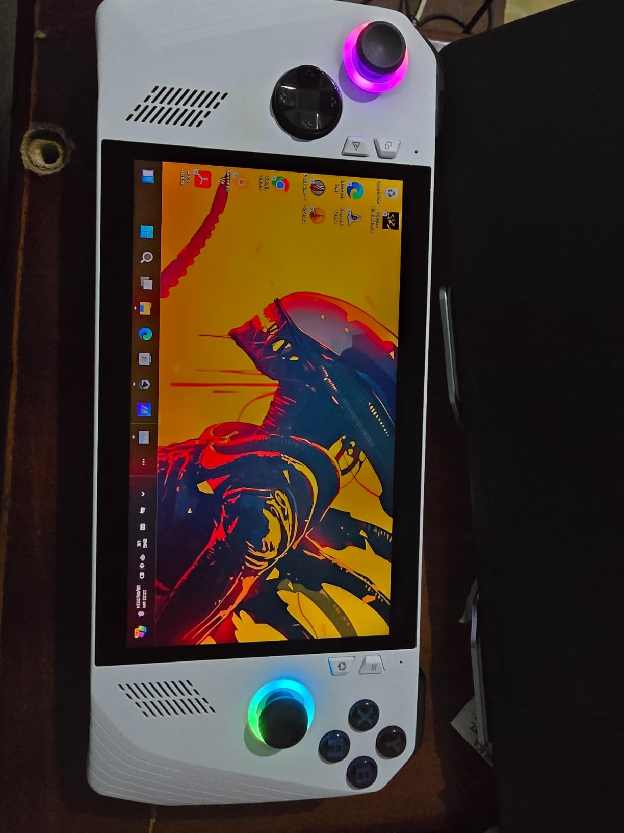 ASUS - ROG Ally Gaming Handheld Console - Z1 Processor, 512GB, 1080p 120Hz Display,White customer photo 1