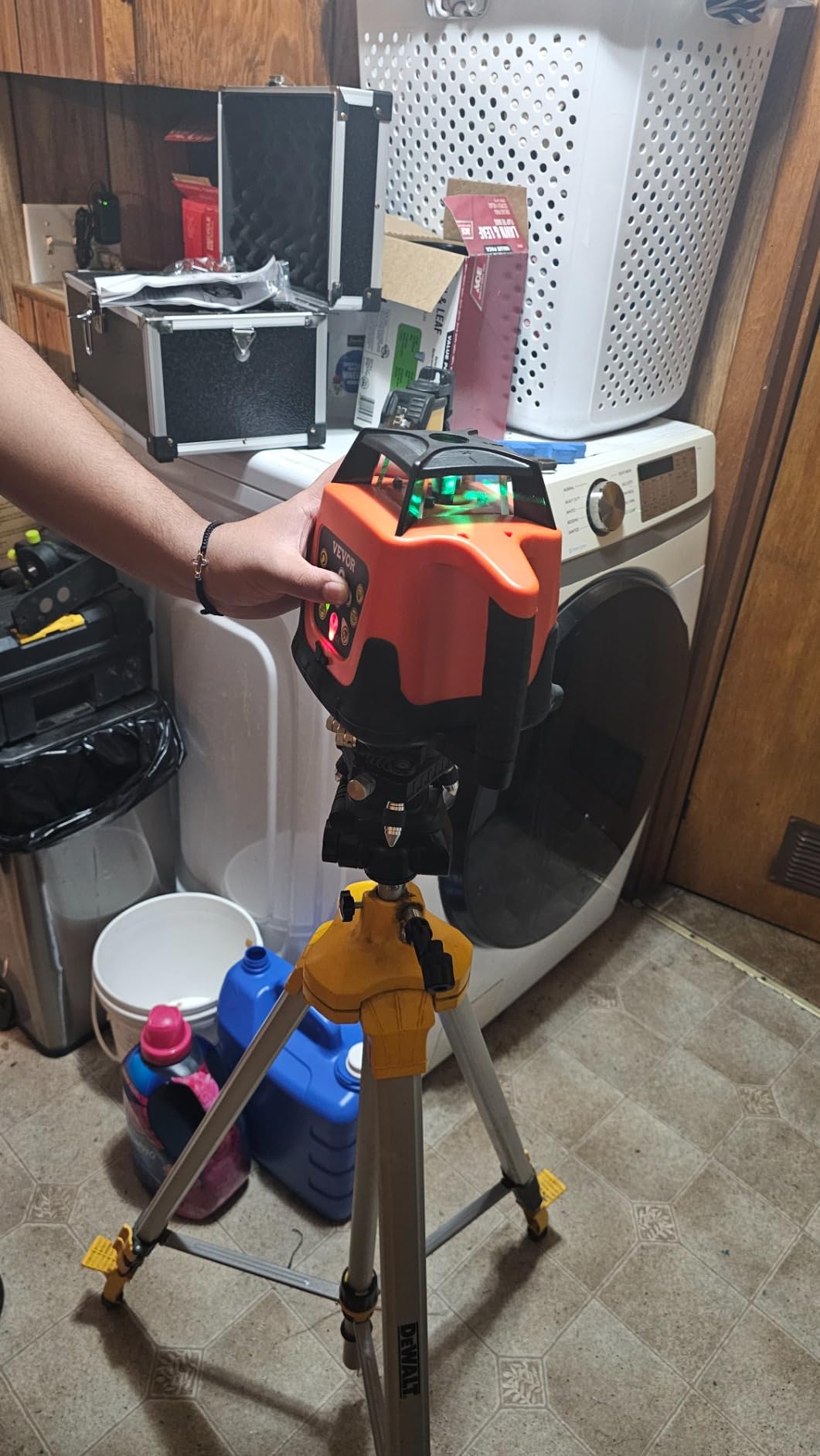 VEVOR Rotary Laser Level 2000 ft, 360 Degree Self-Leveling Green Cross Line customer photo 2