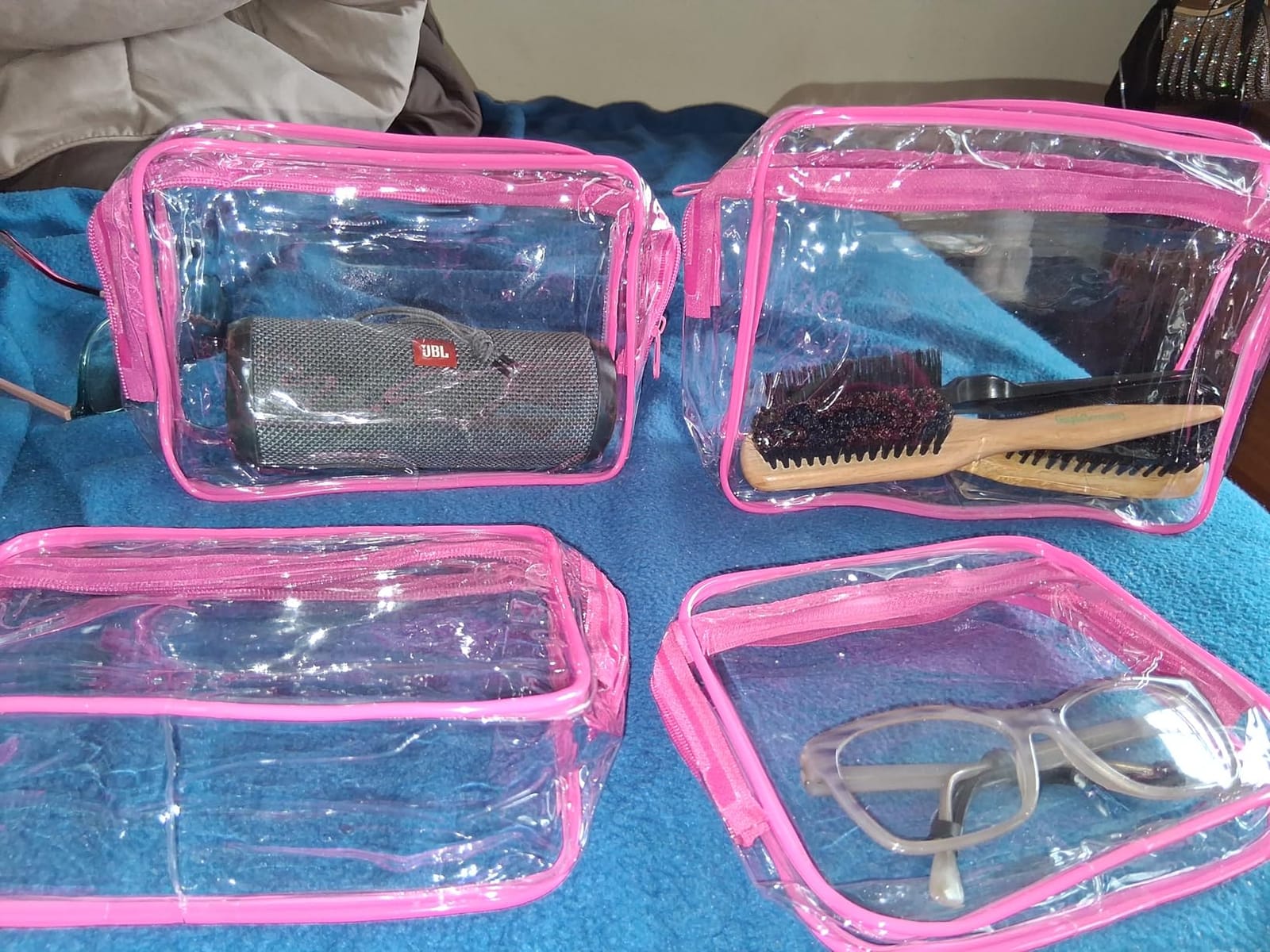 AURUZA Clear Makeup Bag,Portable Travel Toiletry Bags with Zipper, TSA Approved Clear Organizer Bags, PVC Cosmetic Pouch for Airport Airline Compliant customer photo 2