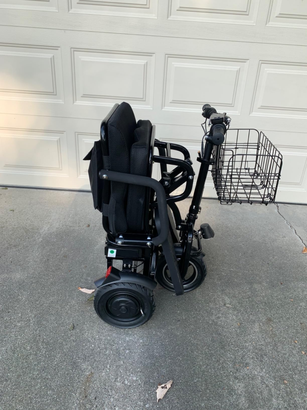 3 Wheel Mobility Scooter for Adults, 28-Mile Range, Black customer photo 1