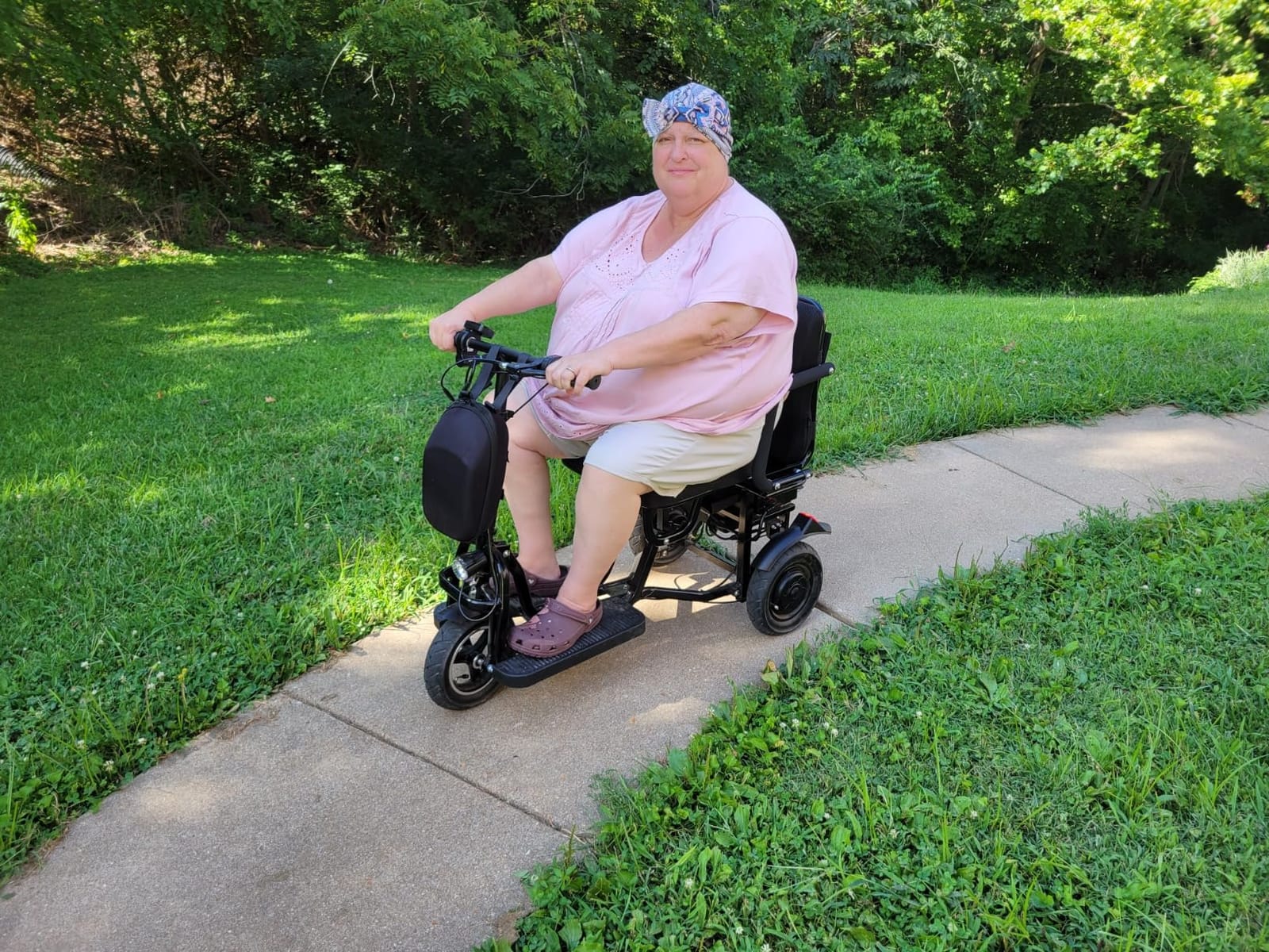 3 Wheel Mobility Scooter for Adults, 28-Mile Range, Black customer photo 2