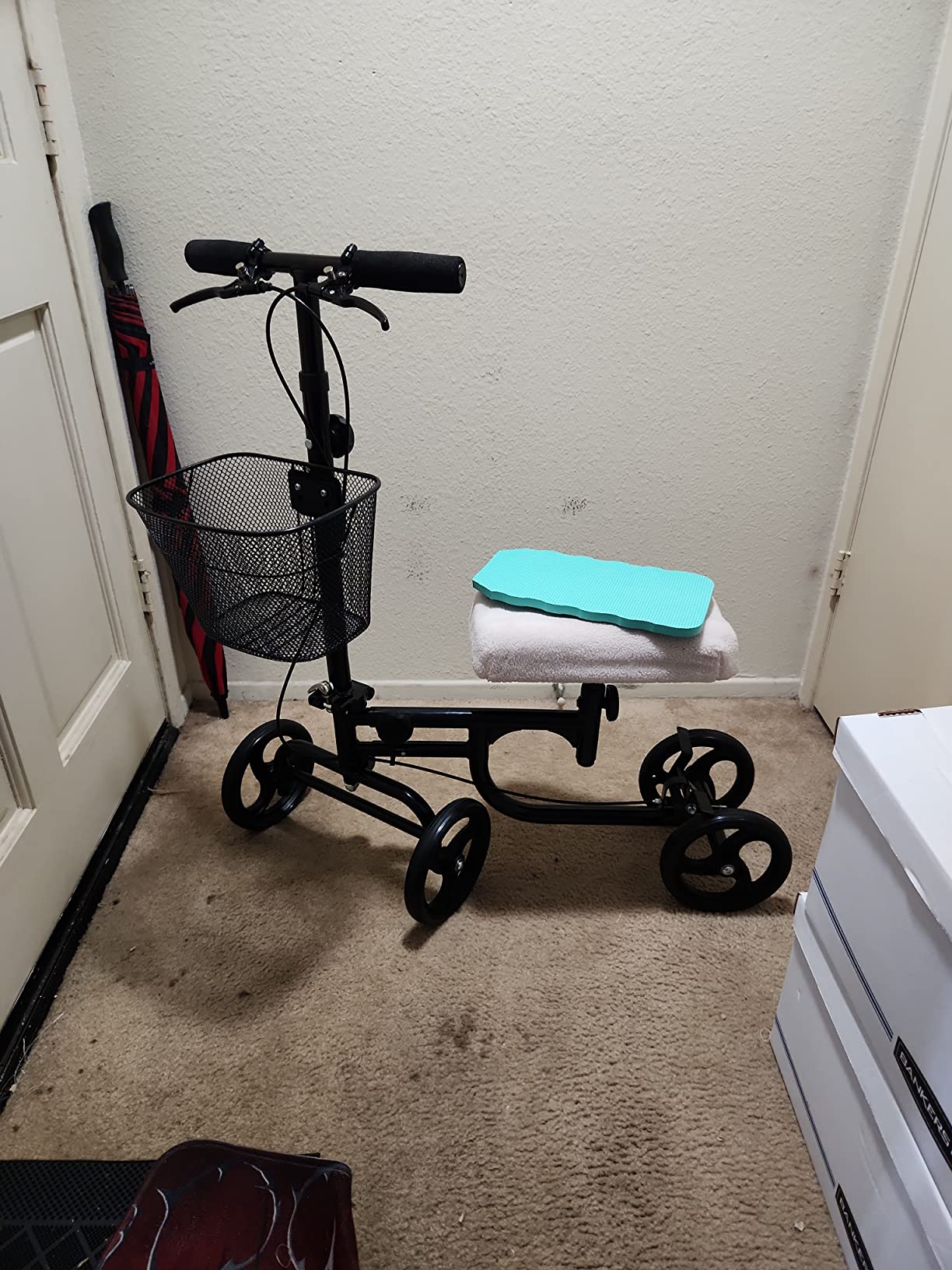 BodyMed Knee Walker, Steerable for Foot Injuries - Adjustable Scooter with Dual Brakes, Detachable Fabric Basket & Cushioned Pad - Better Alternative to Crutches for Leg Recovery customer photo 1