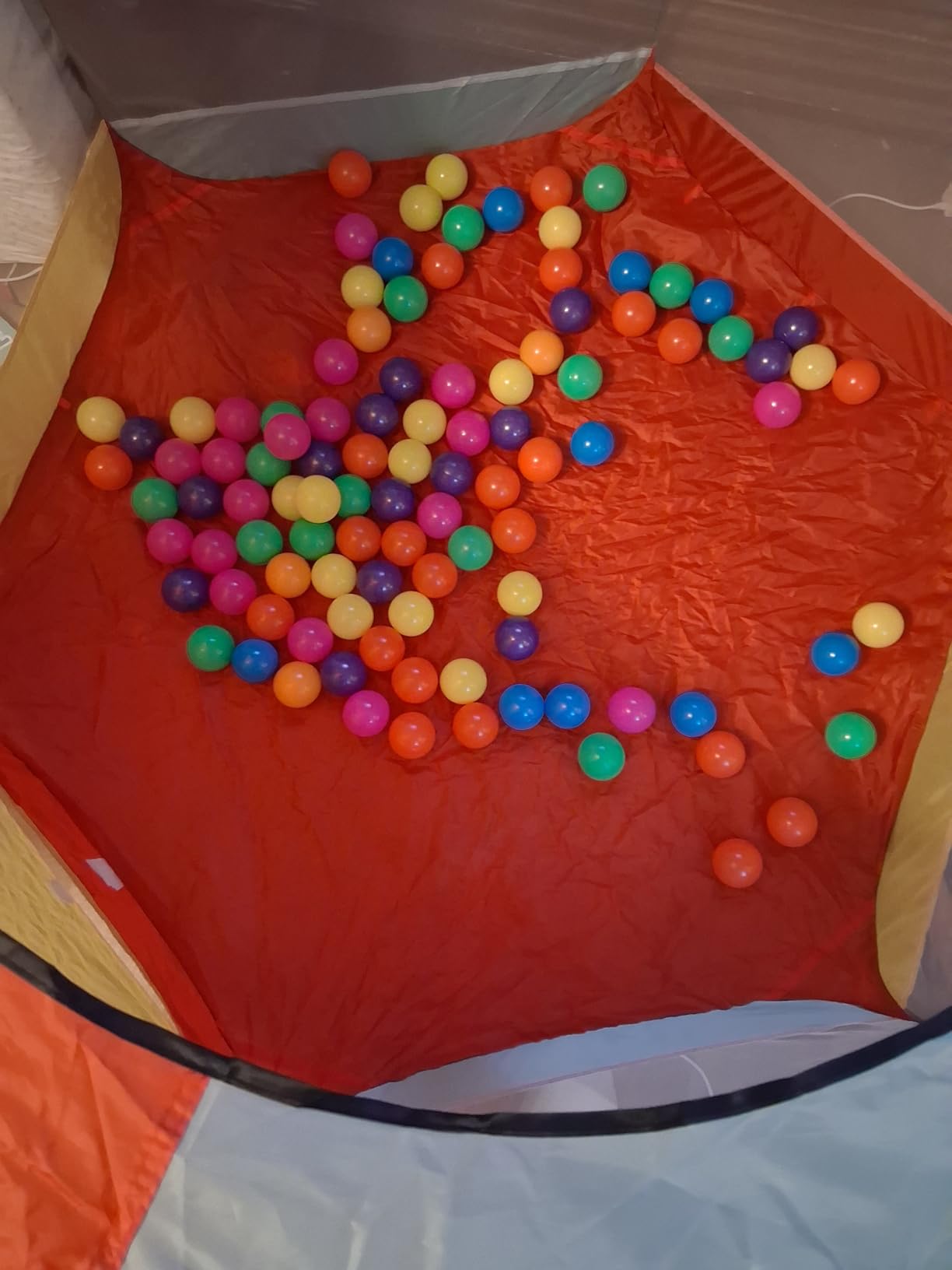Kids Play Tent with 100 Balls – Extra Large 56″x50″ Pop-Up Ball Pit – Indoor/Outdoor Playhouse with Mesh Windows & Carry Bag customer photo 1