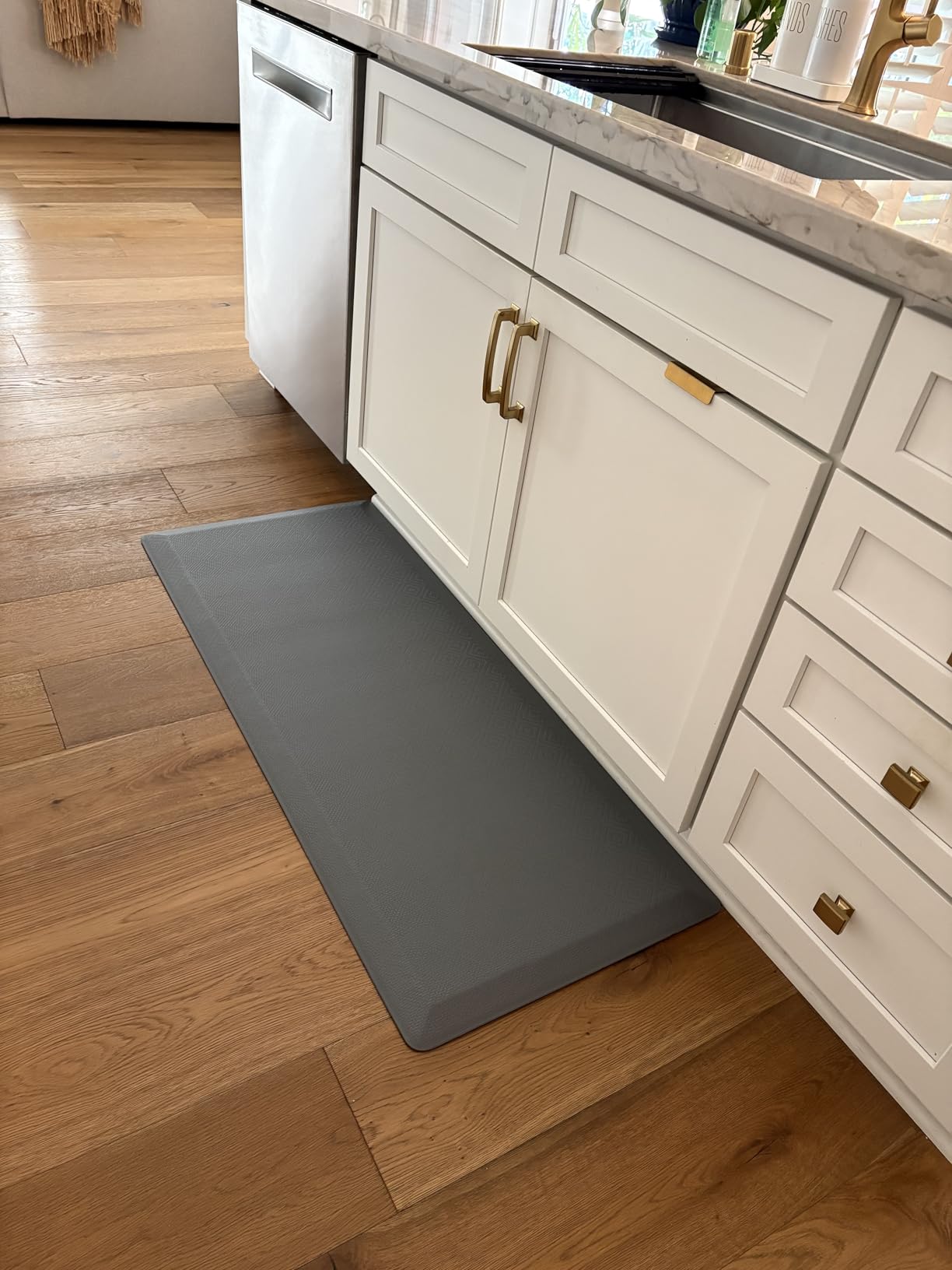 Ophanie Kitchen Mats for Floor,3/4 inch Thick,20x32 Anti Fatigue Cushioned Mat,Kitchen Rugs,Waterproof,Comfort Ergonomic Standing Mat for Office,Home,Sink with 99+ Pairs of Anti-Slip Bottom Ridges customer photo 1