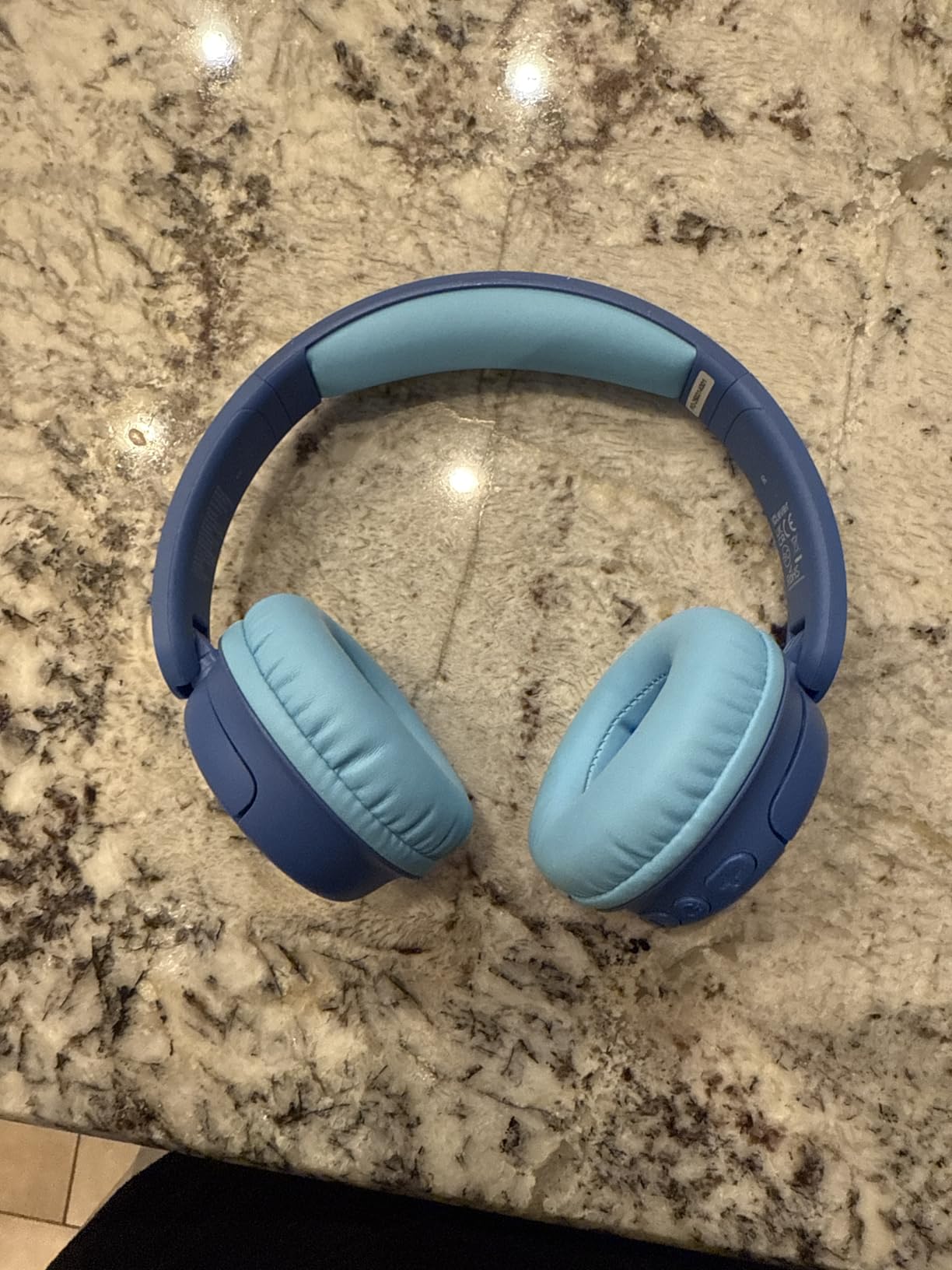 iClever BTH22 Kids Bluetooth Headphones for Toddler Travel, 60H Play Time customer photo 2