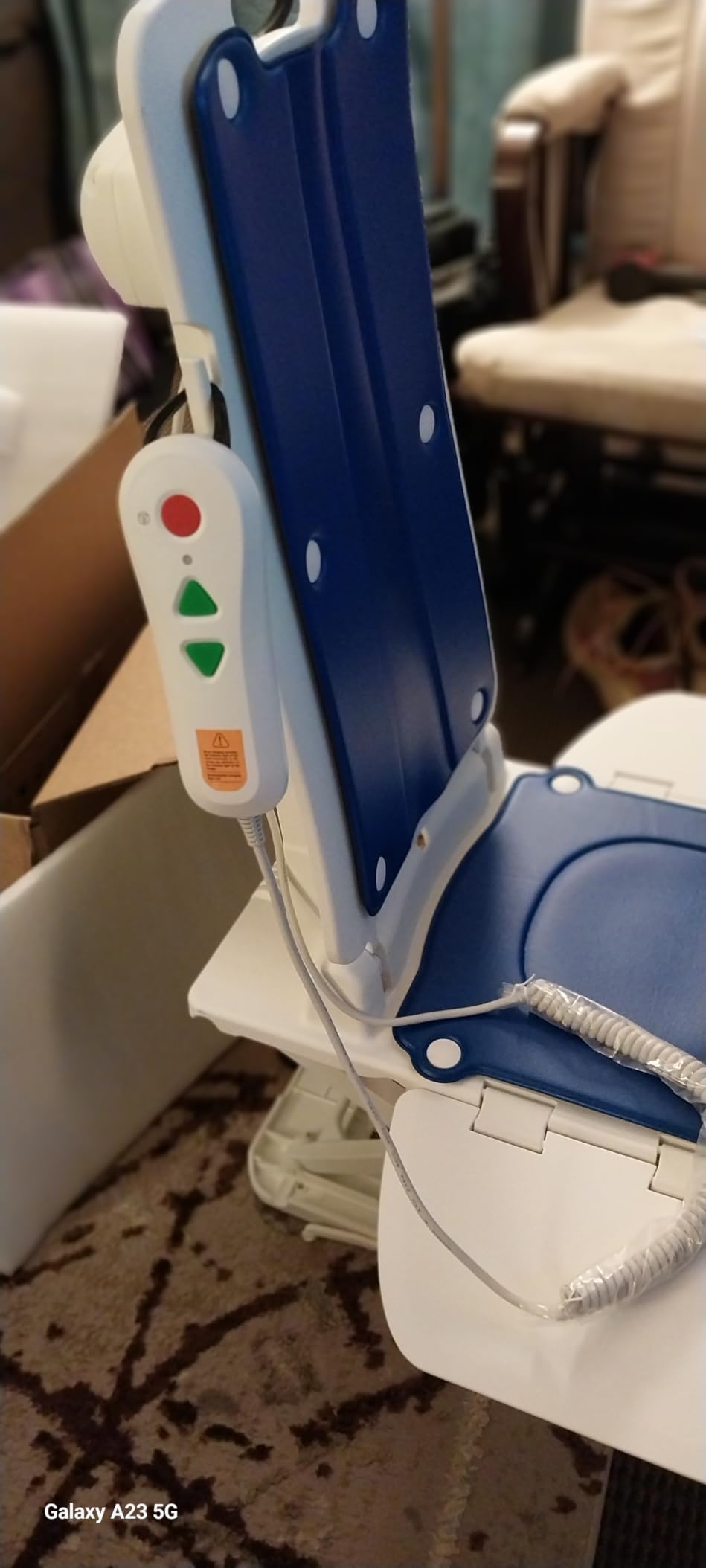 VOCIC Lightweight Electric Chair Lift, Lift Elderly from Floor, Remote Control Floor Lift, Fall Assist Devices, Item Weight 23 LBS, Support Up to 300 LBS, Waterproof Suction Cups, AX07 customer photo 2
