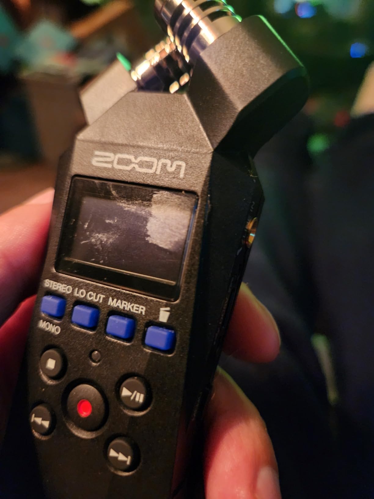 Zoom H1 Essential Recorder for Musicians, Podcasters & Content Creators customer photo 1