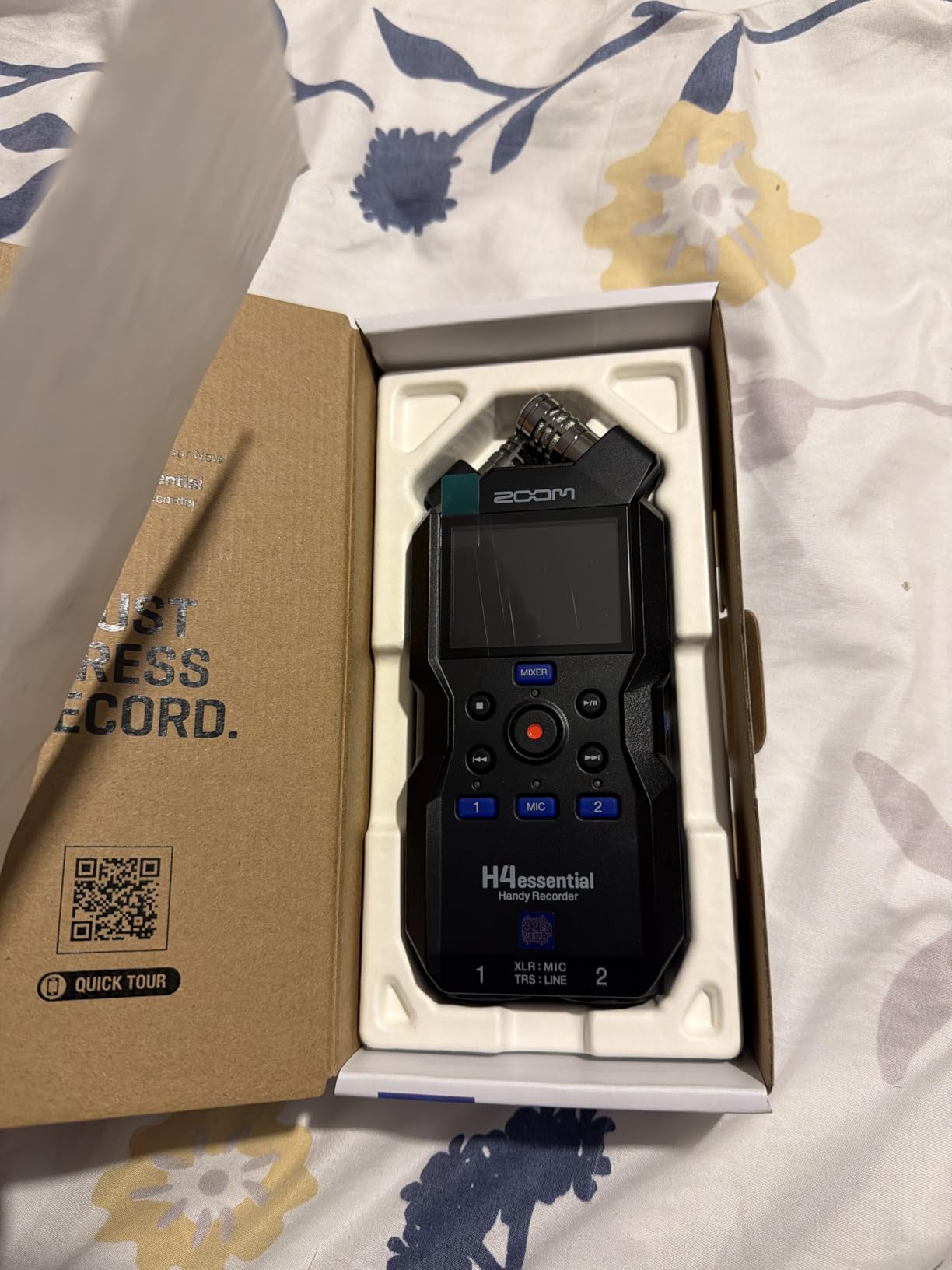 Zoom H4 Essential Handheld Recorder for Musicians, Podcasters & Filmmakers customer photo 2