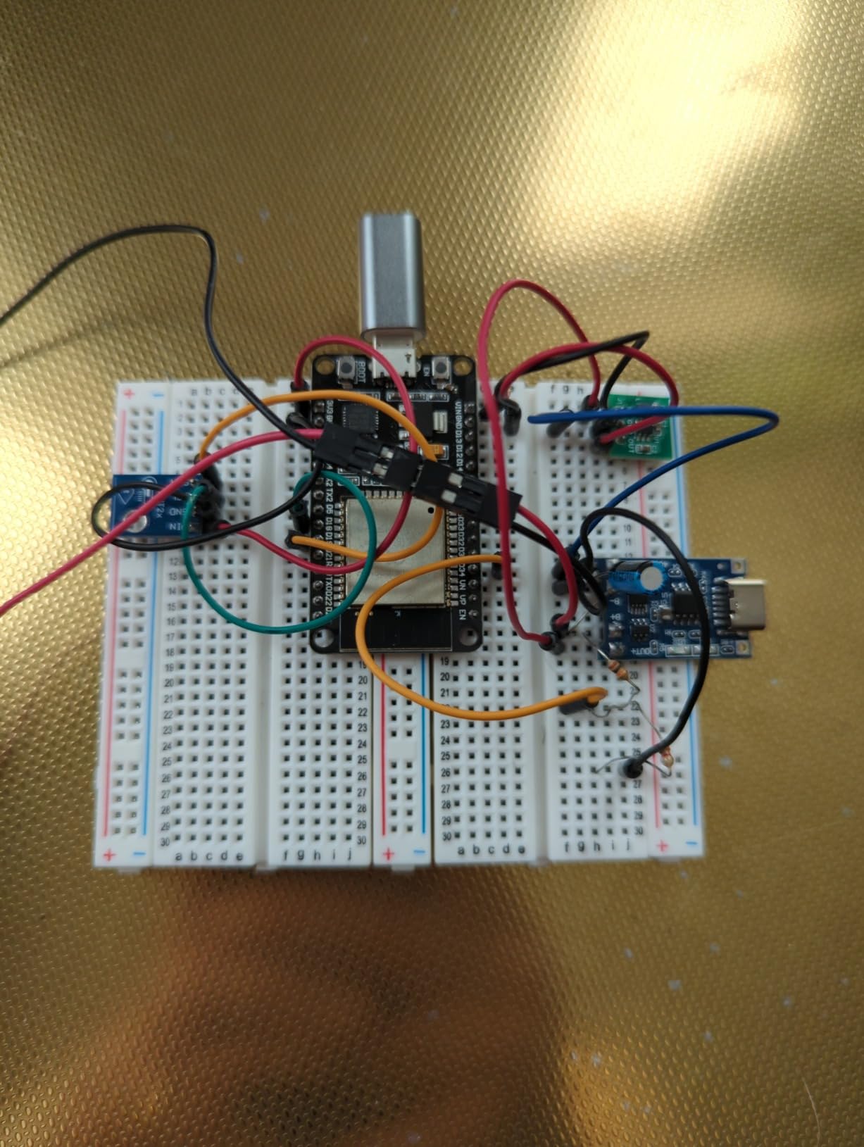 ELEGOO 400 Point Solderless Breadboard Kit, Small Prototyping Boards 6PCS customer photo 1