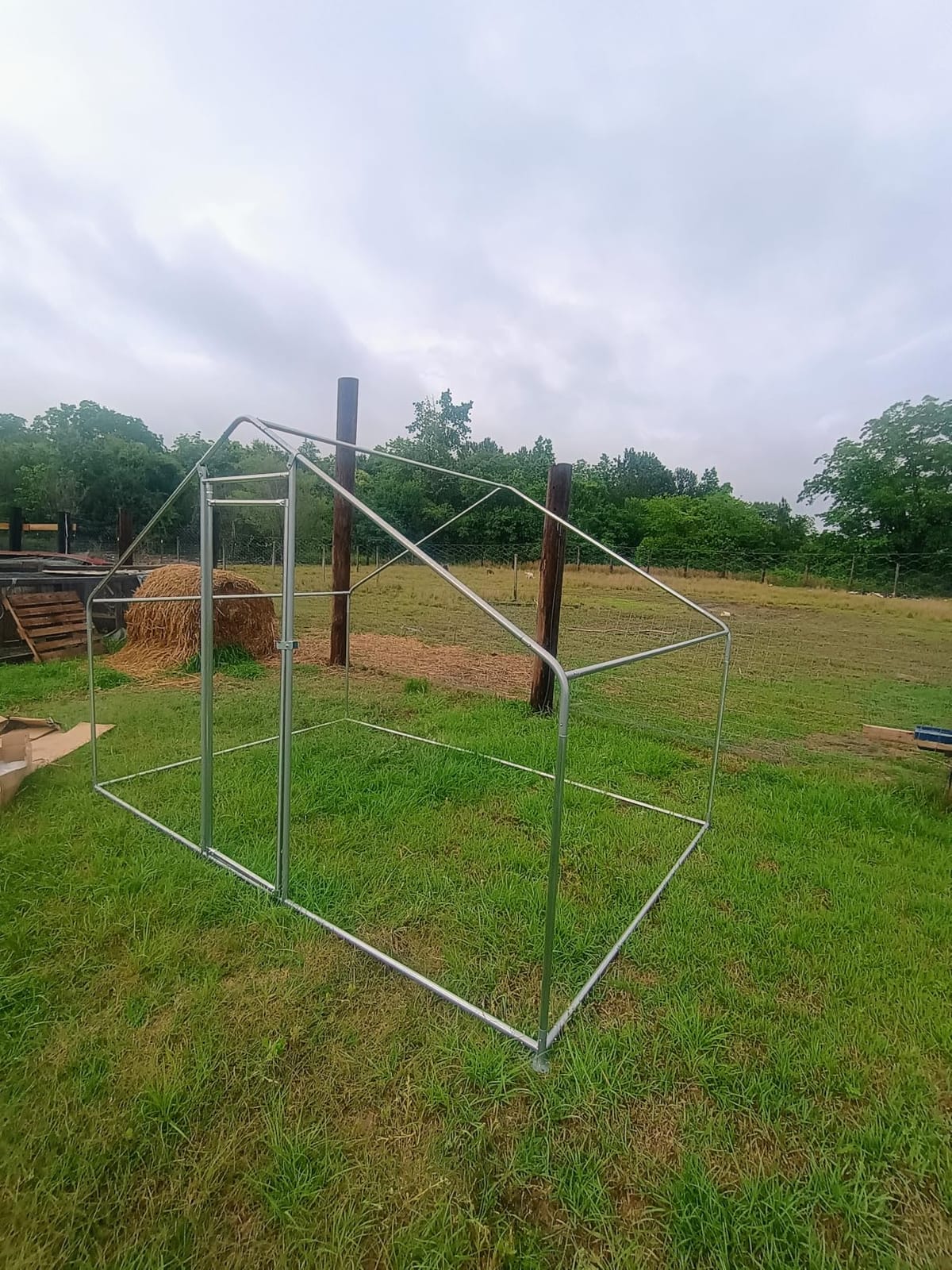 Outvita Chicken Coop, 19.5×10 FT Large Metal Chicken House, Poultry Habitat Cage with Waterproof Cover, Walk-in Chicken Run Pen for Small Animals, Yard, Farm, Patio customer photo 2