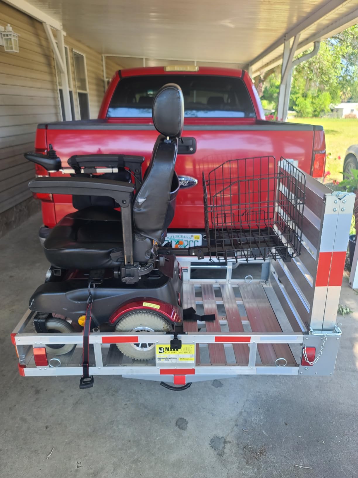 MaxxHaul 50945 50 inch x 29.5 inch Trailer Hitch Mount Aluminum Mobility Carrier with 47 inch Ramp and Hitch Tightener for RV Trucks SUV Vans Cars - 500 lb. Capacity customer photo 2