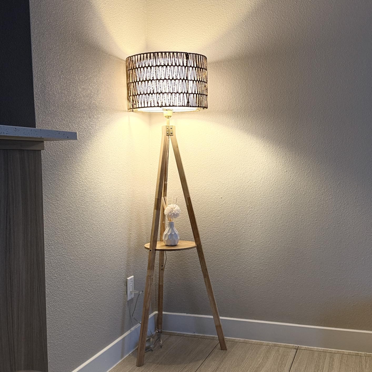 LAMSU Boho Tripod Floor Lamps for Living Room, Rattan Wood Floor Lamp with Fabric Shades, Mid Century Standing Lamp with Shelf, Foot Switch, Modern Farmhouse Tall Lamps for Bedroom Office Brown customer photo 1
