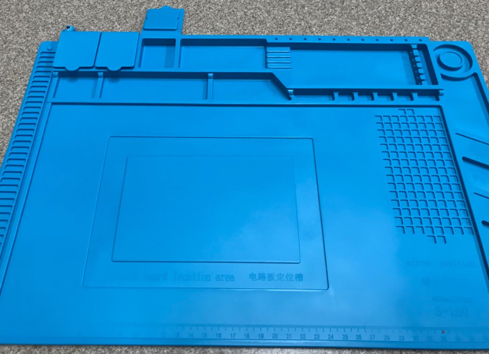 Professional Silicone Soldering Pad 932°F Heat-Resistant - 17.7“ x 11.8” Anti-Static Repair Workstation with Magnetic Area and Electronics Screw Storage Box customer photo 1