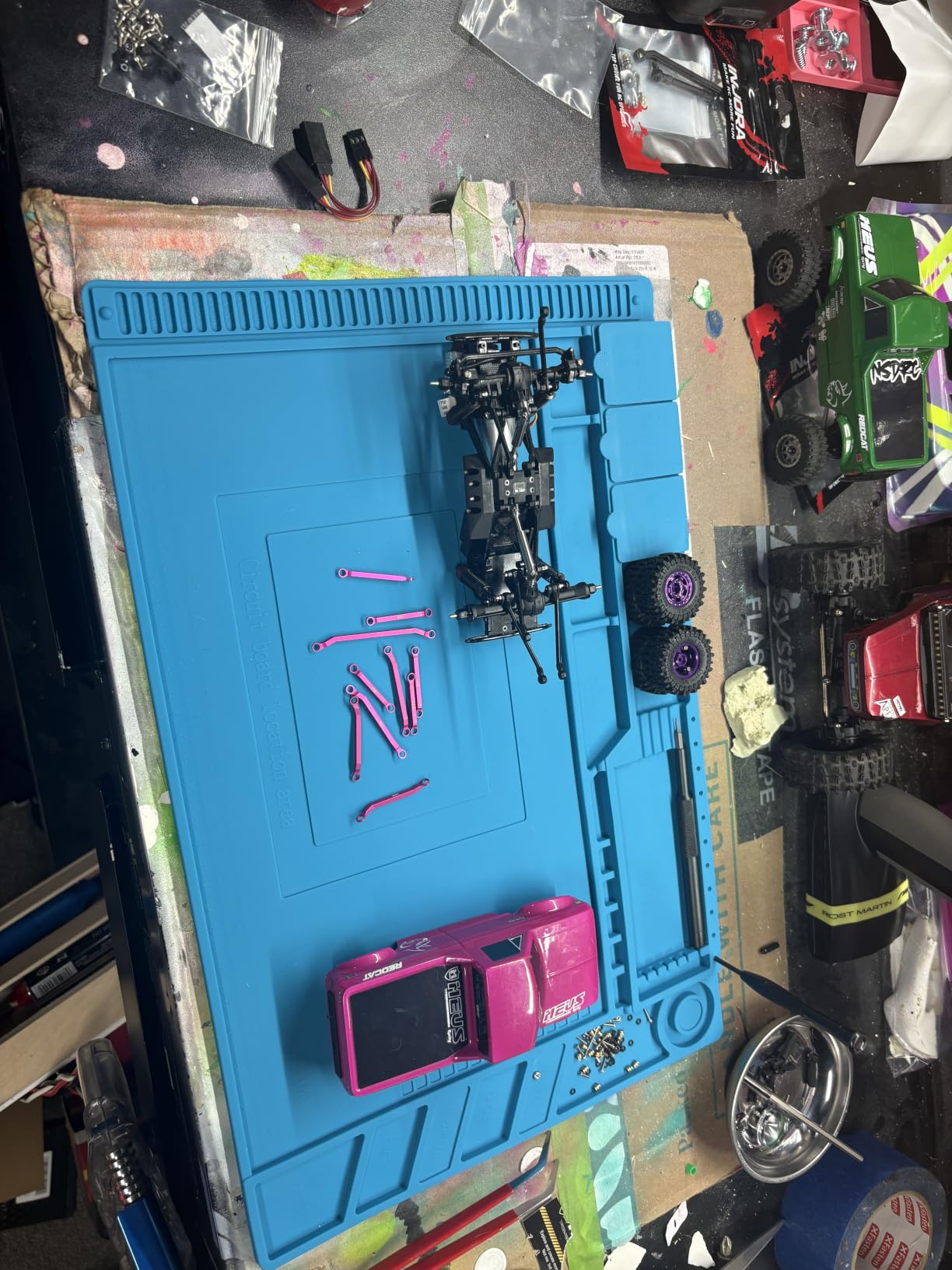 Professional Silicone Soldering Pad 932°F Heat-Resistant - 17.7“ x 11.8” Anti-Static Repair Workstation with Magnetic Area and Electronics Screw Storage Box customer photo 2