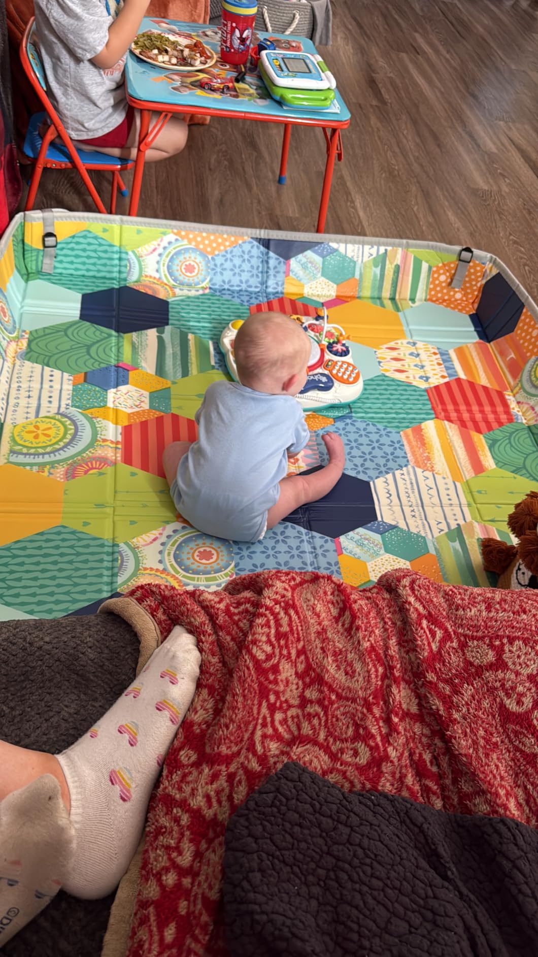 Infantino Foldable Foam Play Mat, Rainbows, Reversible Fold & Go, 57x57 In customer photo 1