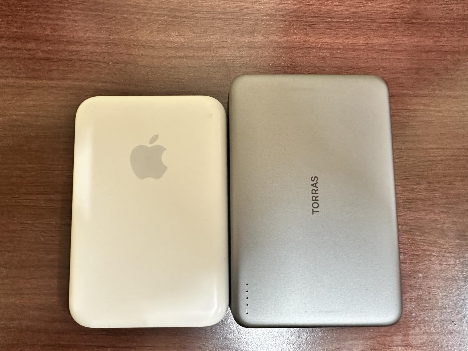 TORRAS MiniMag Power Bank,Ultra-Slim 10,000mAh Magnetic Wireless Portable Charger, 22.5W Fast Charging iPhone 18 Pro Magnetic Battery Pack for iPhone 18 Pro Max/17 Pro/Air/16/15/14/13/12, Gray customer photo 2