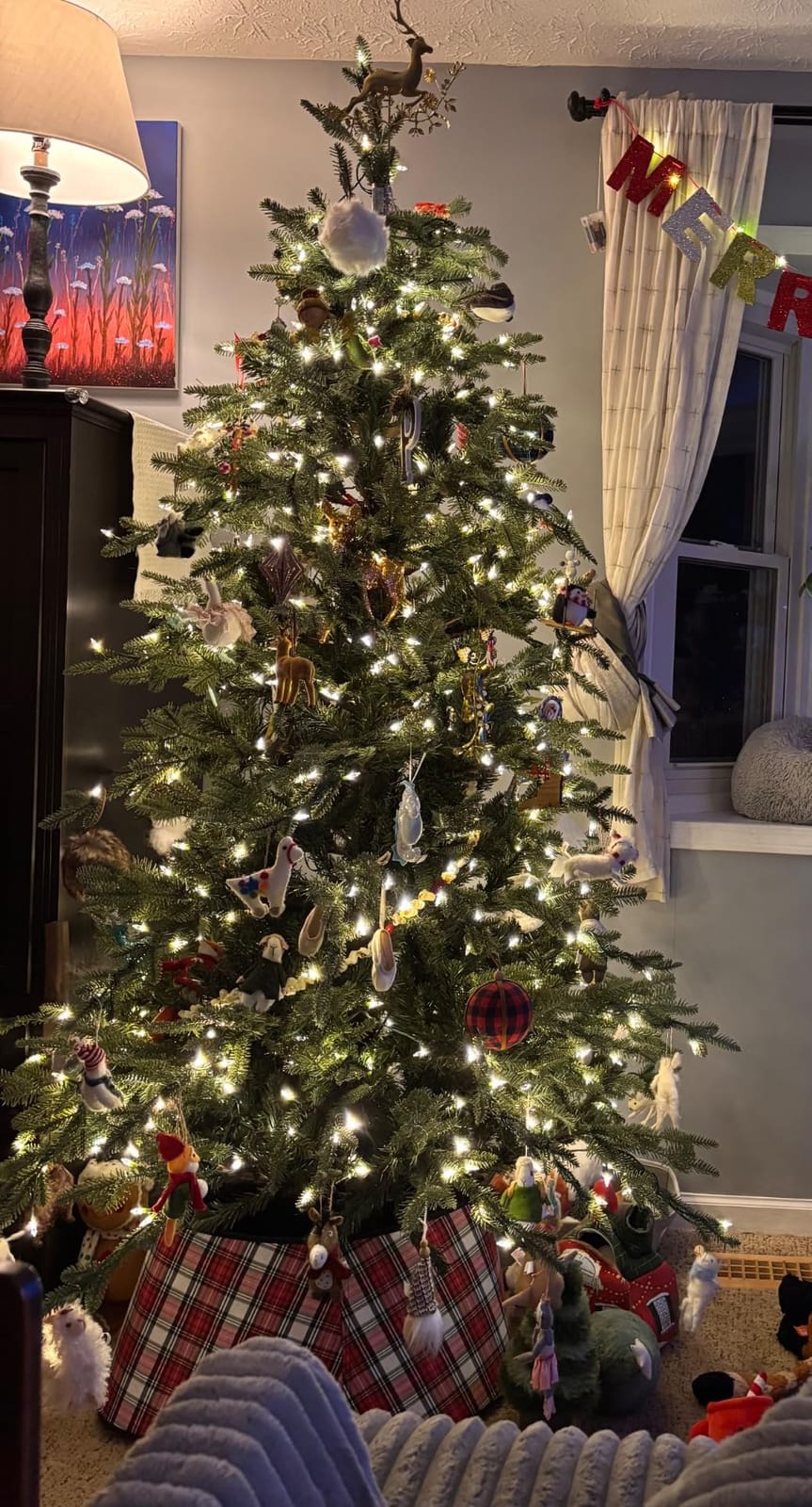 7FT Pre-lit Christmas Tree Fir with Remote Control, 650 Warm White Multi-Color Lights, Hinged/Feel Real/Realistic for Home, Holiday Decoration Dual Color LED Artificial Xmas Tree 7 Feet customer photo 2