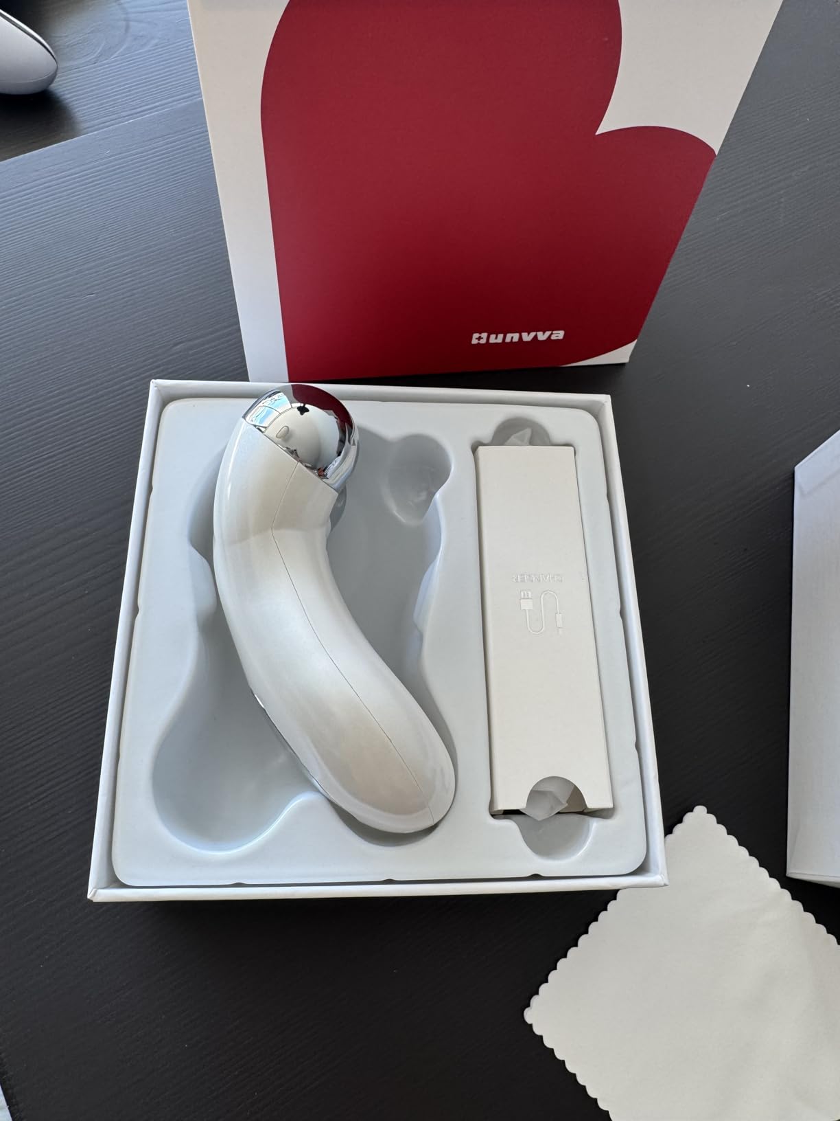 Microcurrent Facial Device,Latest Red Light Technology，Enhances The Ability to Lift The Face and Tighten The Skin，Facial Wrinkle Equipment，Smart Photon Micro-Current Device, Model:EP-300. customer photo 2