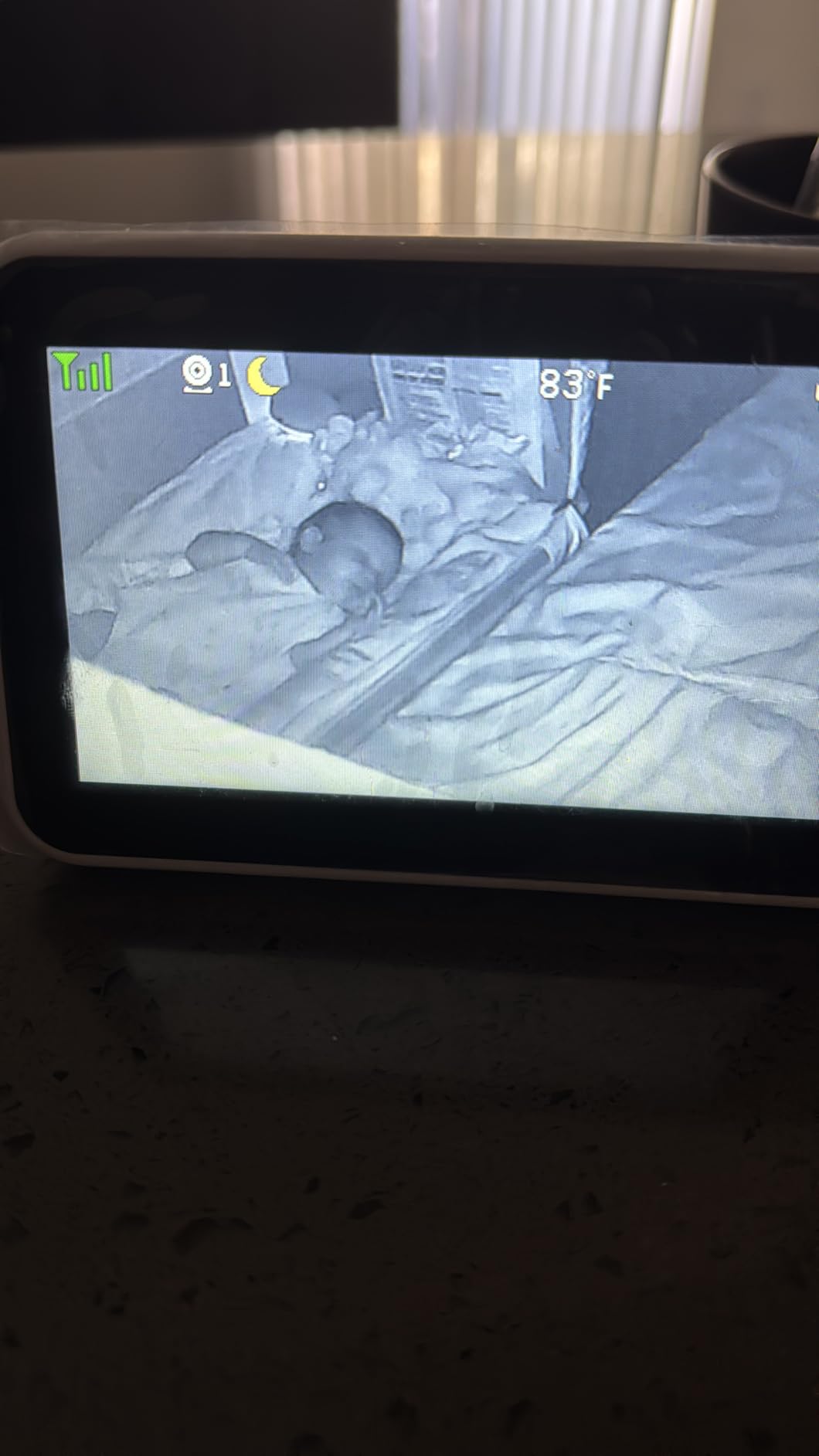VTech Baby Monitor No WiFi, 3 Cameras & Remote Pan-Tilt-Zoom for 3 Rooms – Hack-Proof, 17Hr Battery, 1000ft Range, Auto Night Vision, Temperature Sensor | VM924-3 customer photo 2