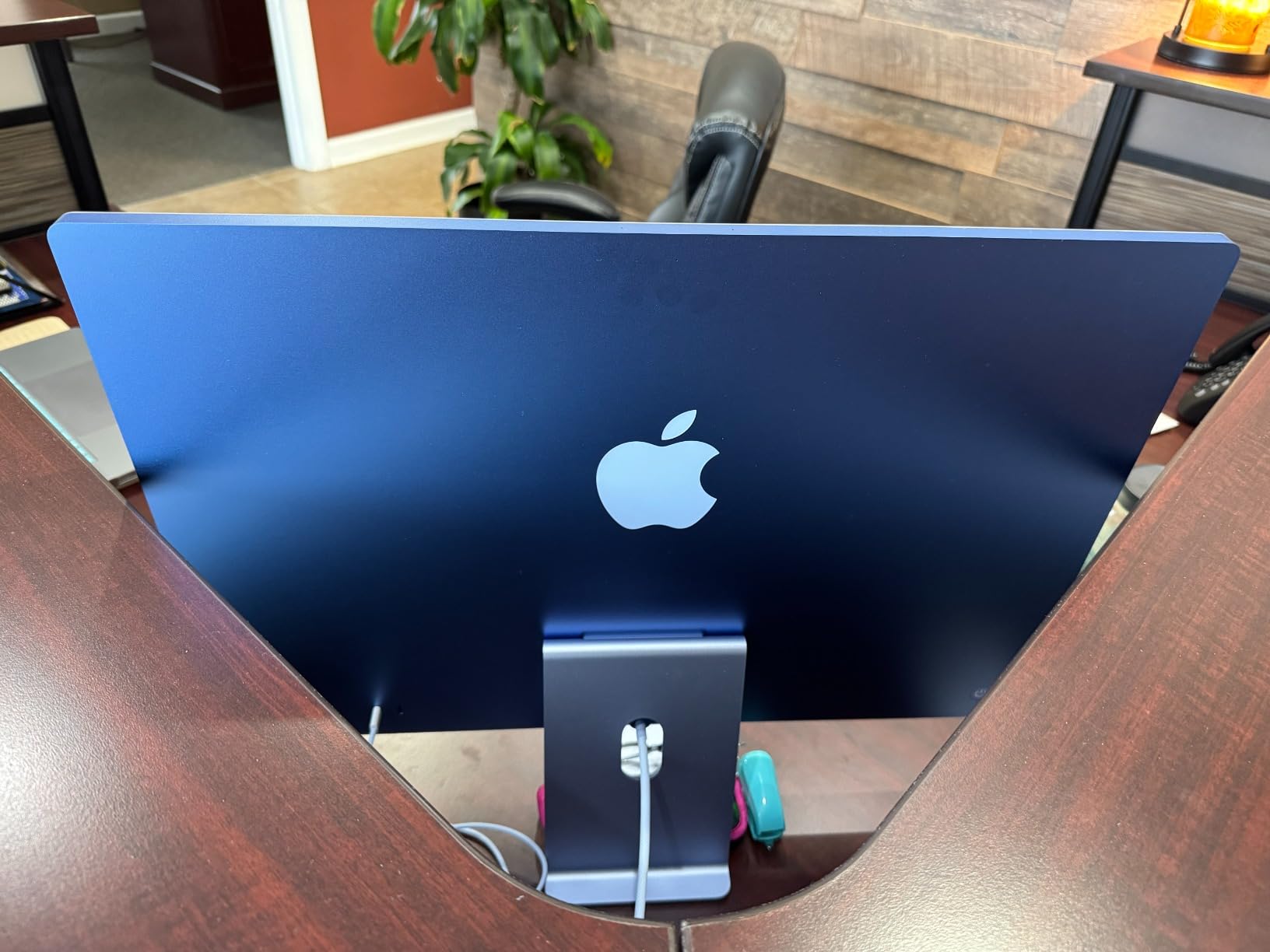 Apple 2024 iMac All-in-One Desktop Computer with M4 chip with 8-core CPU and 8-core GPU: Built for Apple Intelligence, 24-inch Retina Display, 16GB Unified Memory, 256GB SSD Storage; Silver customer photo 1