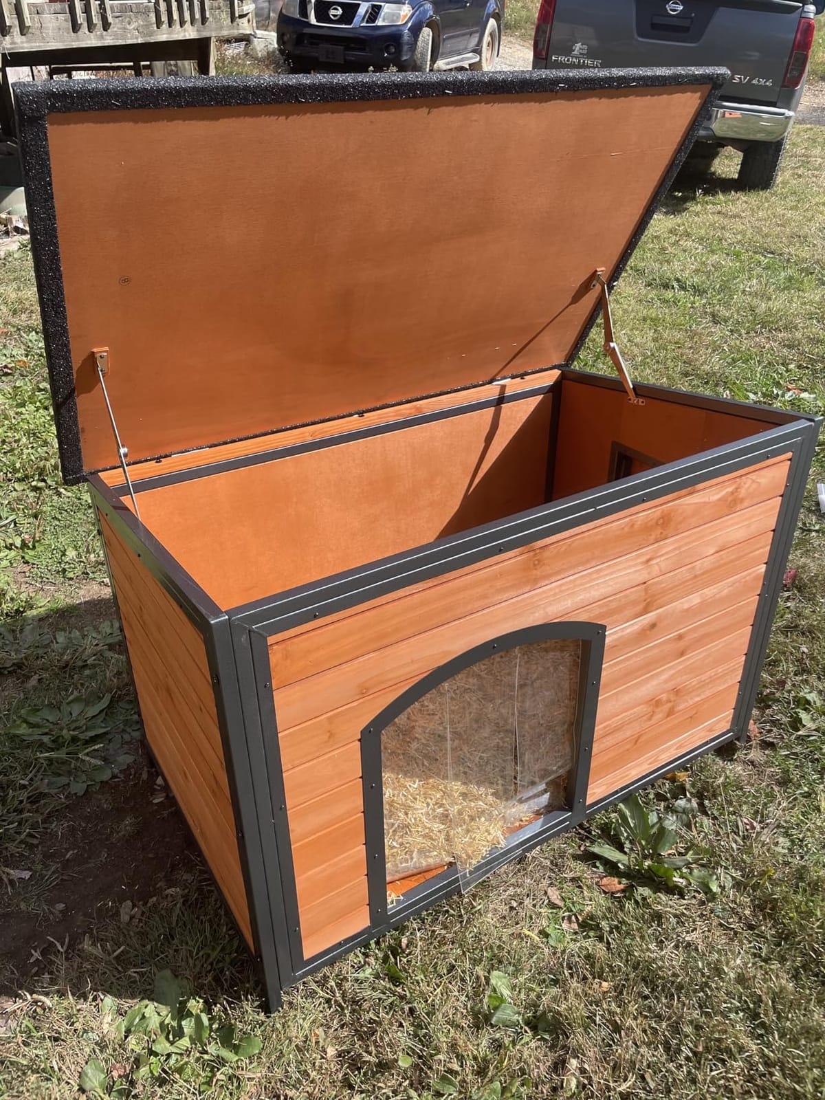 Outdoor XXL Insulated Wooden Dog House Weatherproof Chew Resistant Frame customer photo 1