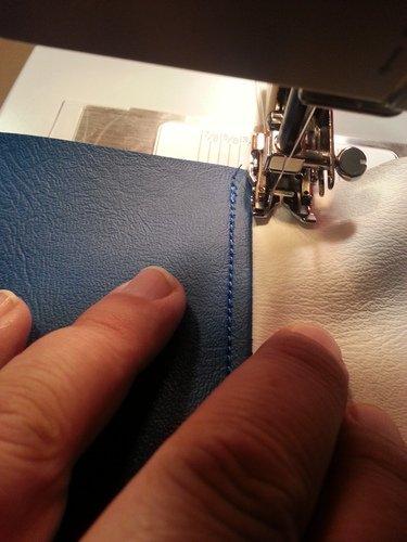 SINGER® 4423 (Meltwater Blue) Heavy Duty Sewing Machine with Accessories | 23 stitches deliver 97 applications, 50% more power for denim and canvas, 1100 stitches/min, metal frame, 1-step buttonhole customer photo 1